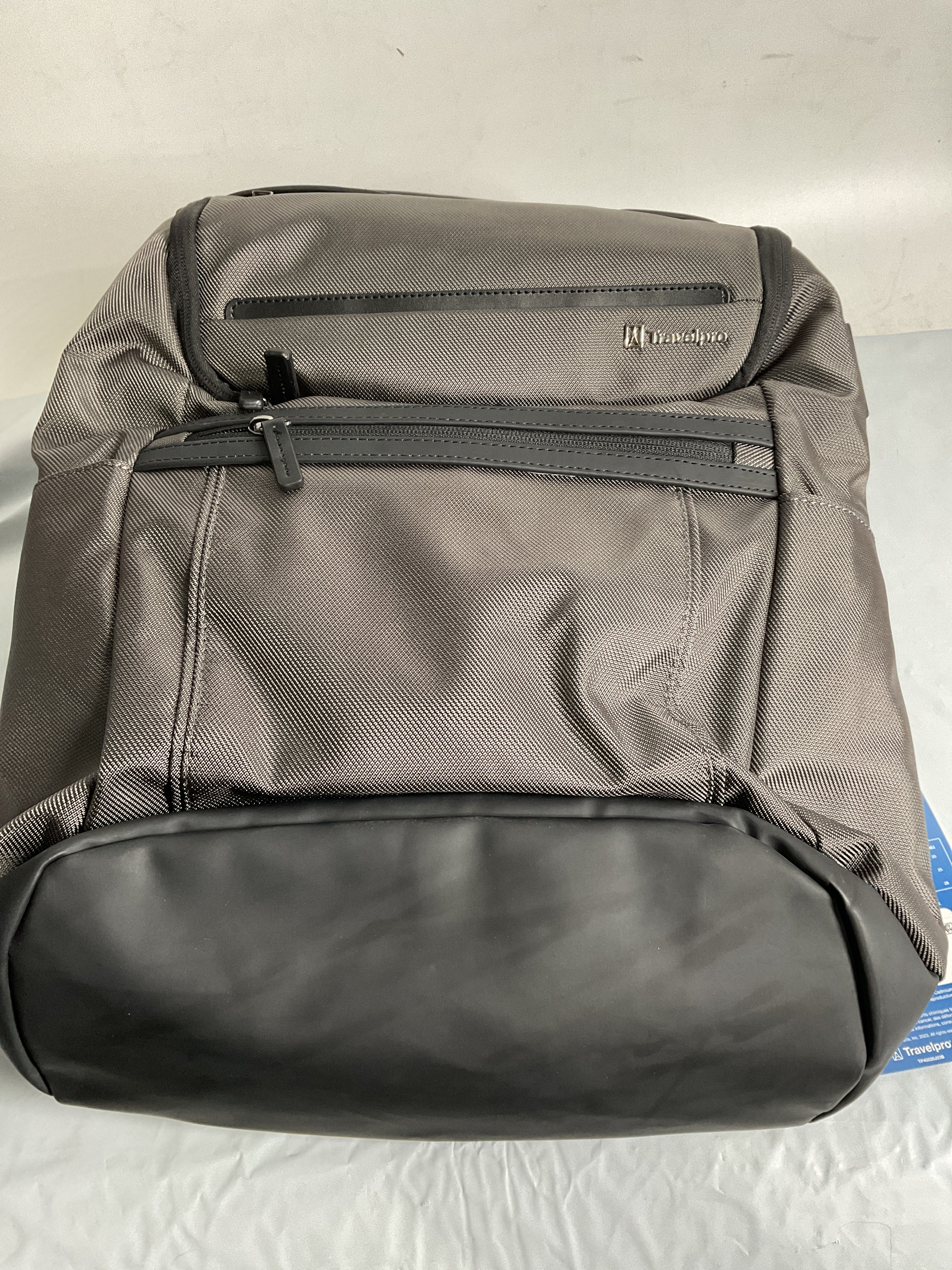Travelpro Crew Executive Choice 3 Large Backpack Fits Up to 15.6 Laptops and Tablets, USB a and C Ports, Men and Women ( Titanium Grey , Medium ) Titanium Grey Medium U5