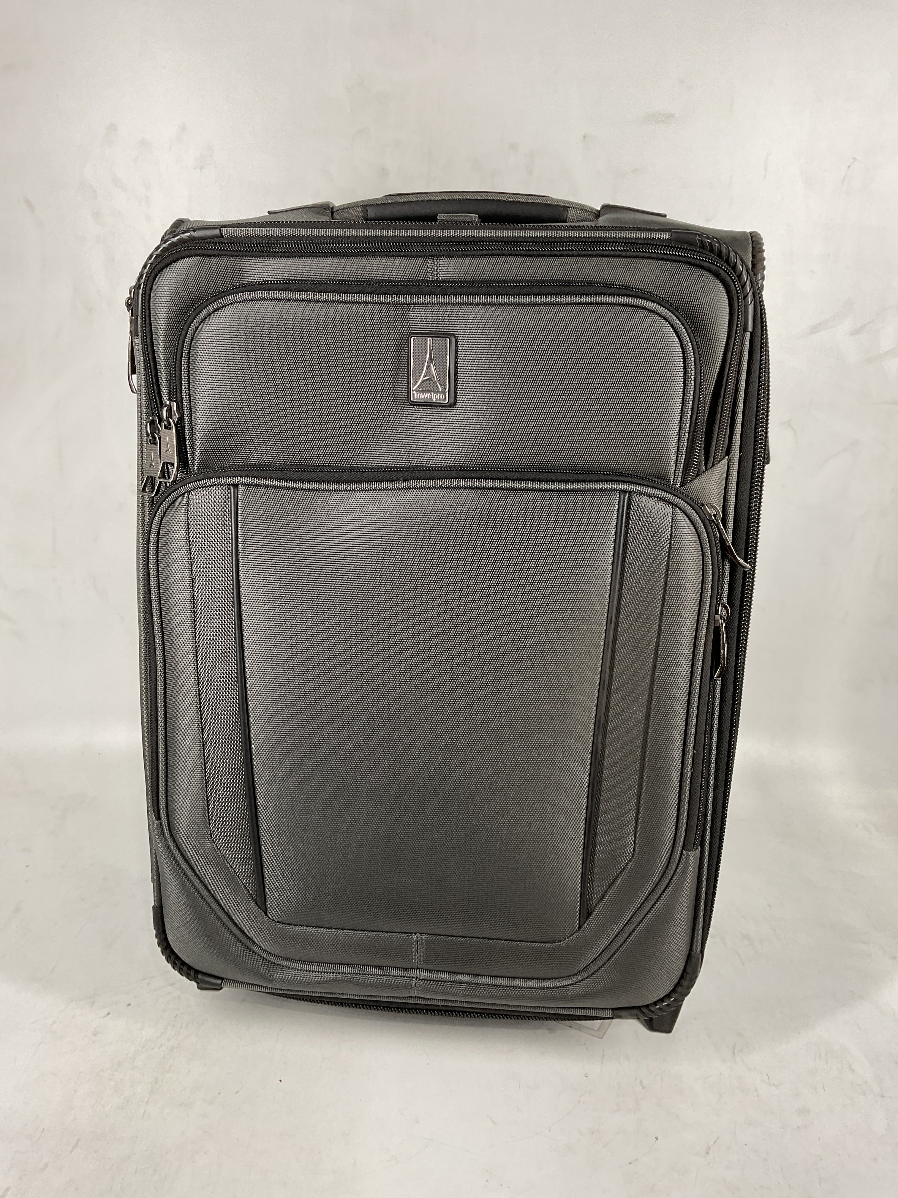 Travelpro Crew Versapack Max Carry-On Exp Rollaboard Titanium Grey Carry On 21 Inch U3