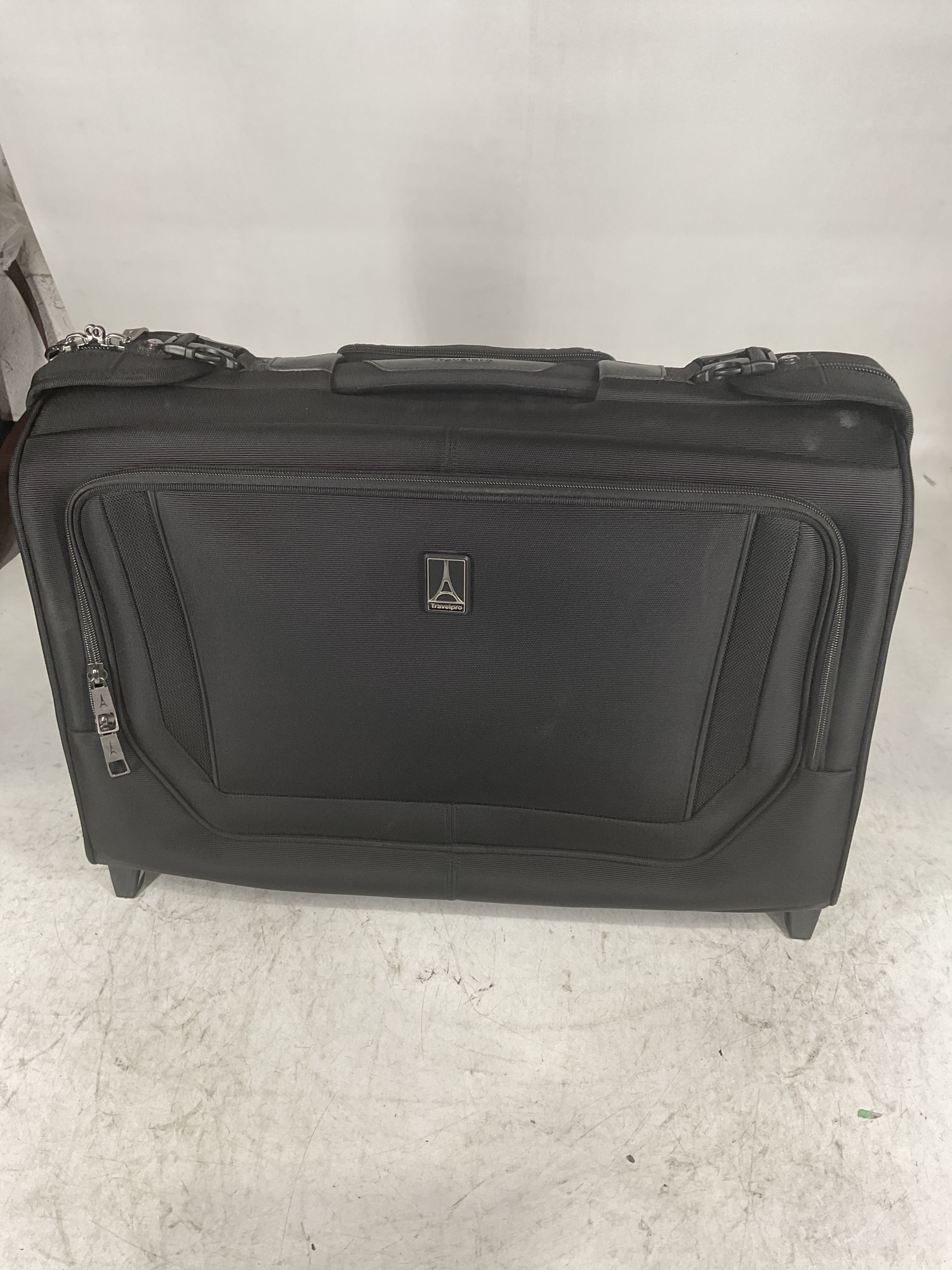 Travelpro Crew Versapack Carry-on Rolling Garment Bag U4