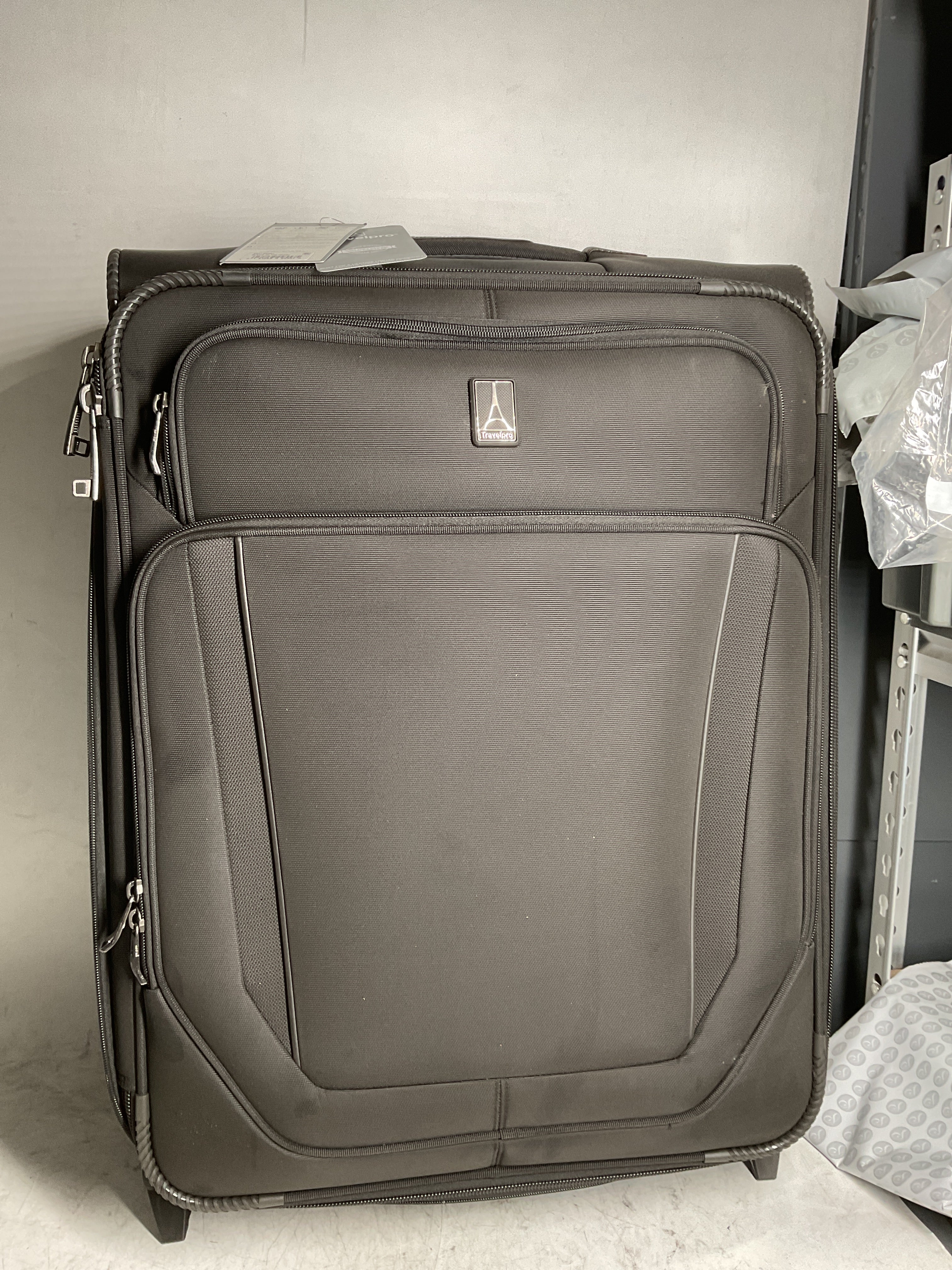 Travelpro Crew Versapack Softside Expandable Spinner Wheel Luggage ( Jet Black , Carry-On 20-Inch ) Jet Black Carry On 20 Inch U9