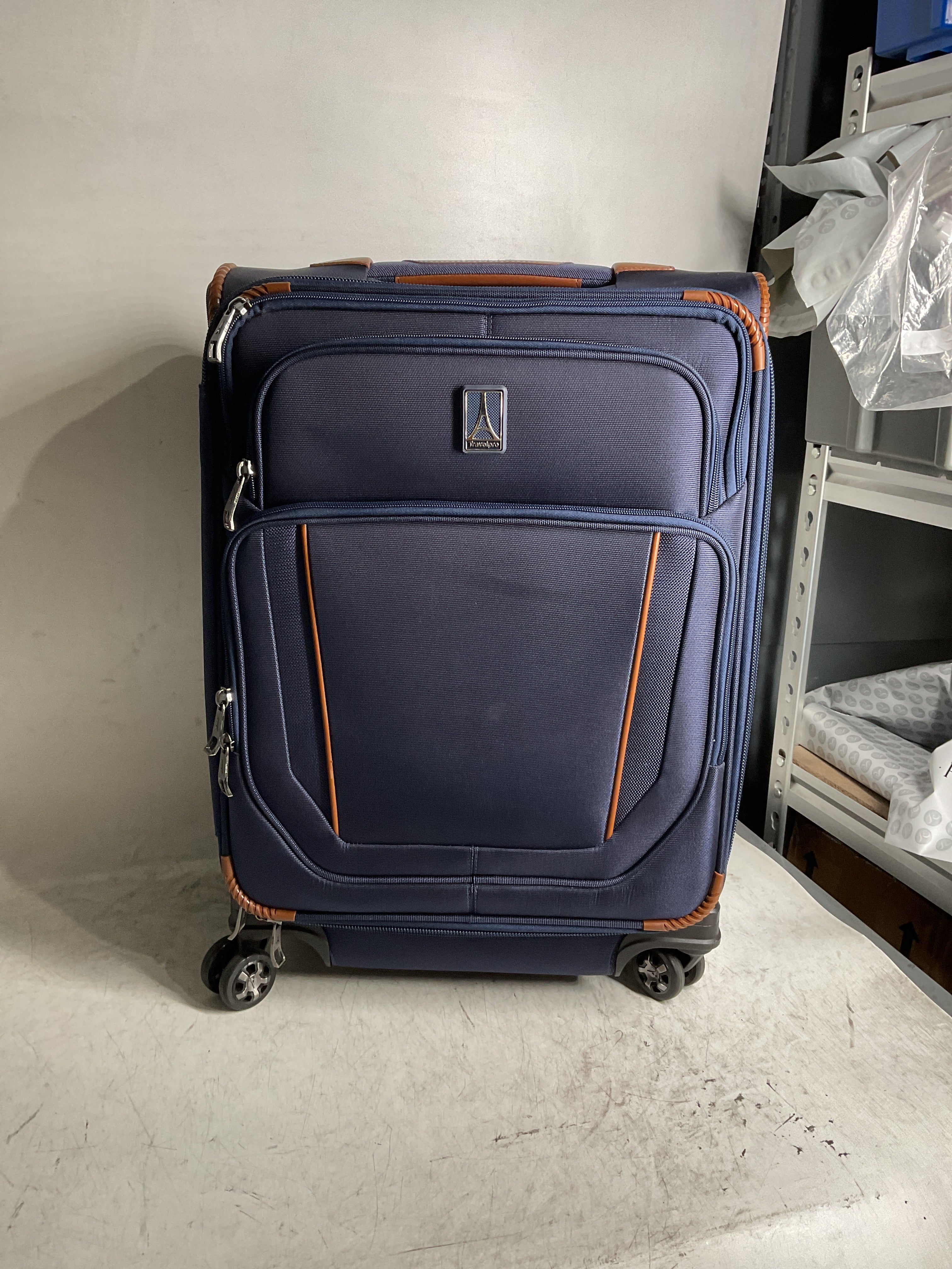 Travelpro Crew Versapack Softside Expandable Spinner Wheel Luggage ( Patriot Blue , Carry-On 21-Inch ) Patriot Blue Carry On 21 Inch U4