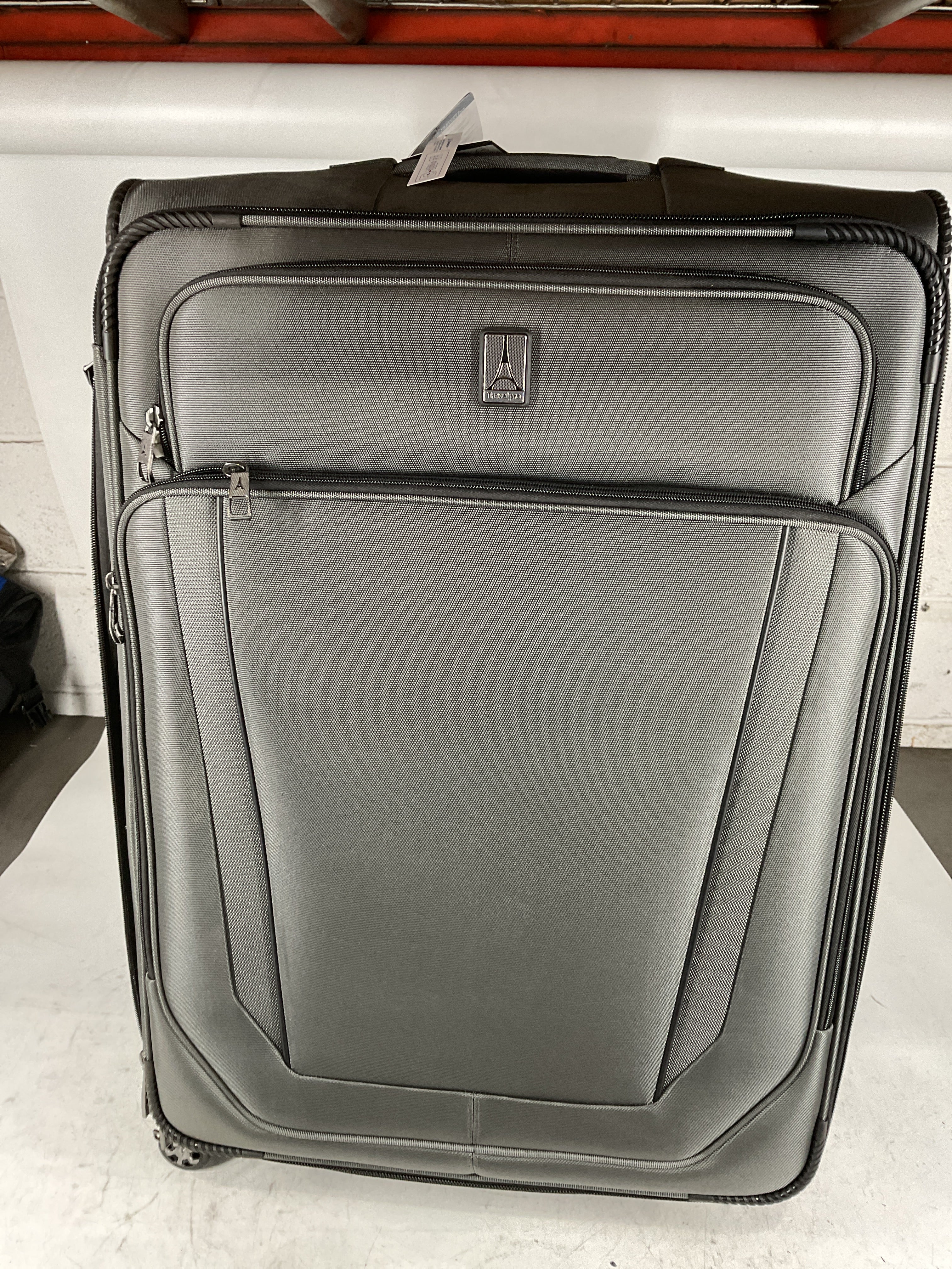 Travelpro Crew Versapack Softside Expandable Spinner Wheel Luggage U1