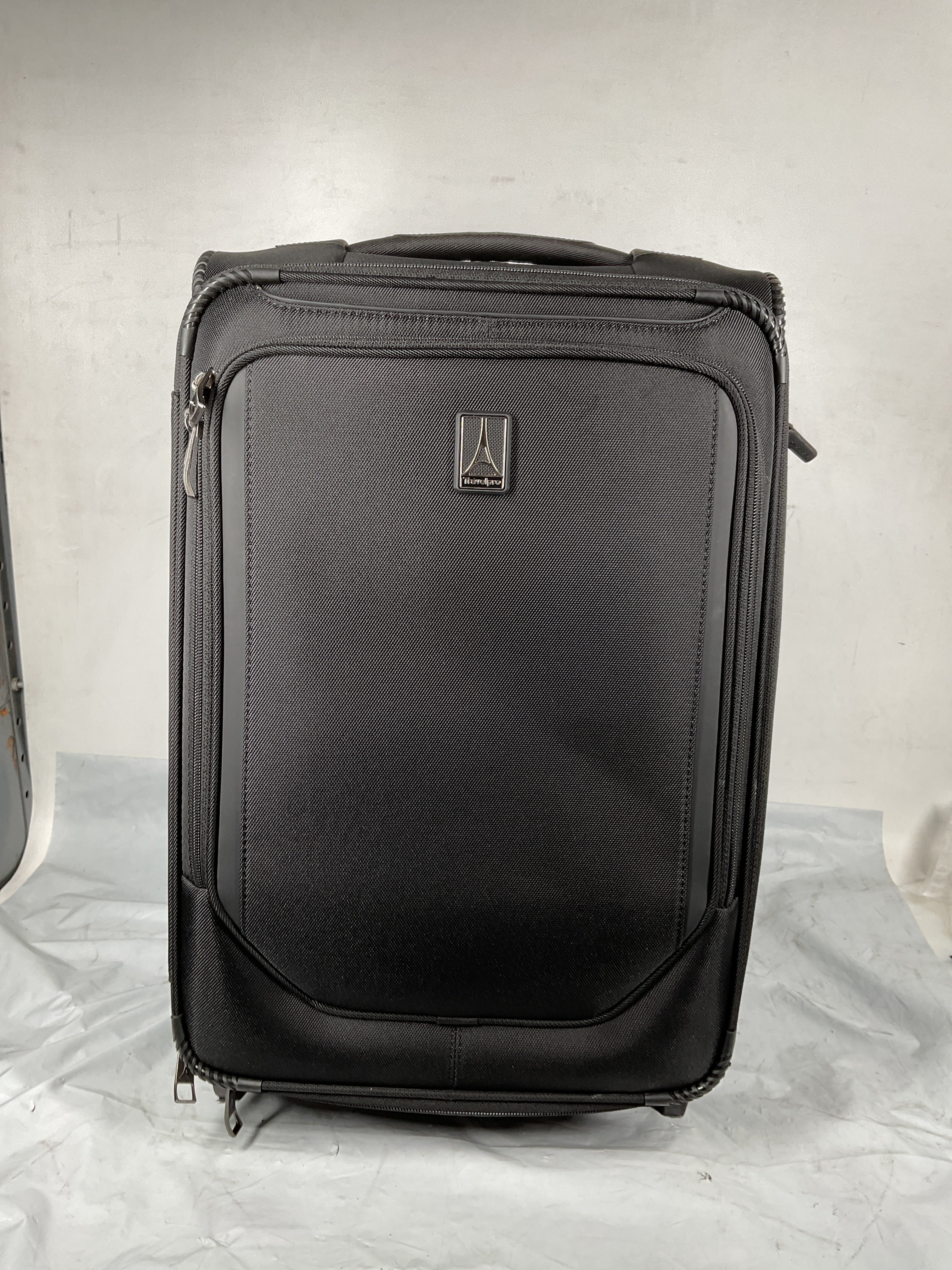Travelpro Crew Classic Lightweight Softside Expandable Luggage, 2 Wheel Upright Rollaboard Suitcase, Men and Women ( Black , Carry-On ) Black Carry On U1