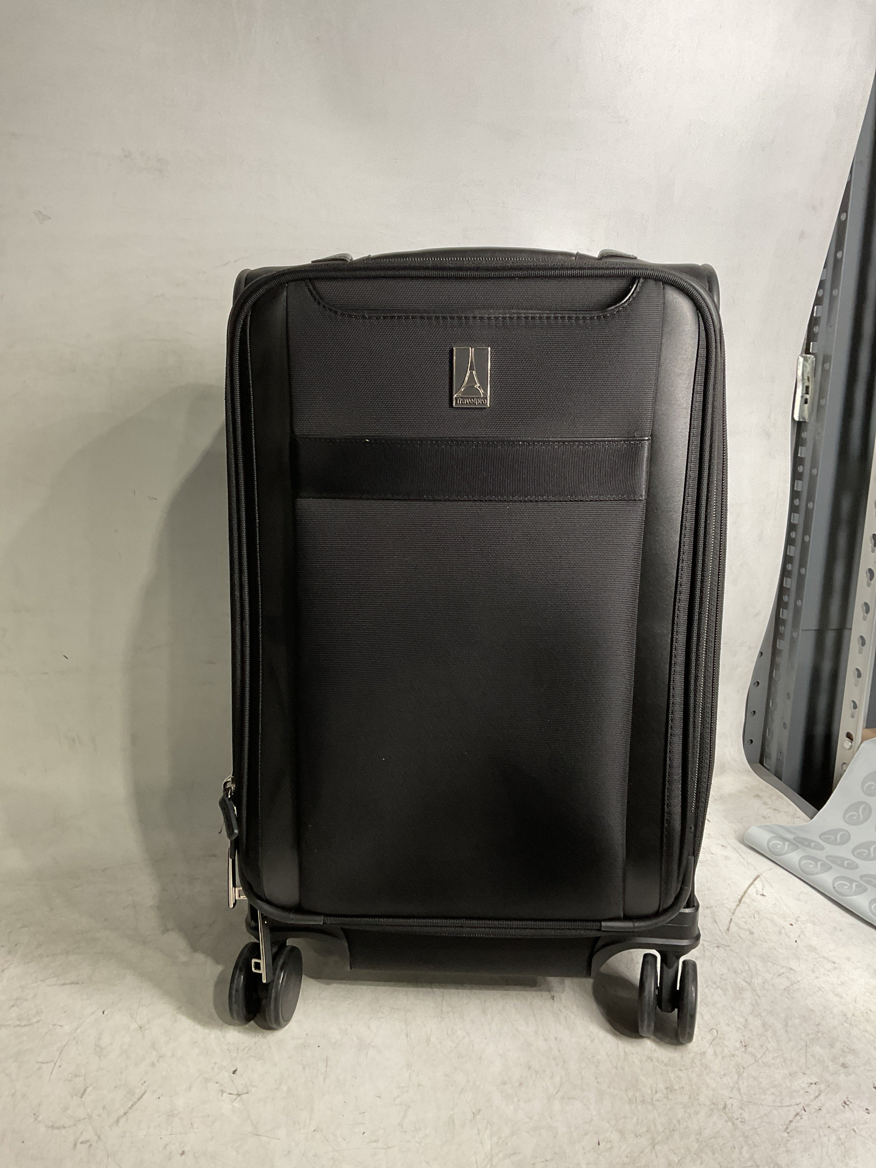 Travelpro Crew Classic Lightweight Softside Expandable Luggage, 2 Wheel Upright Rollaboard Suitcase, Men and Women ( Black , Carry On 21-Inch ) Black Carry On 21 Inch U1