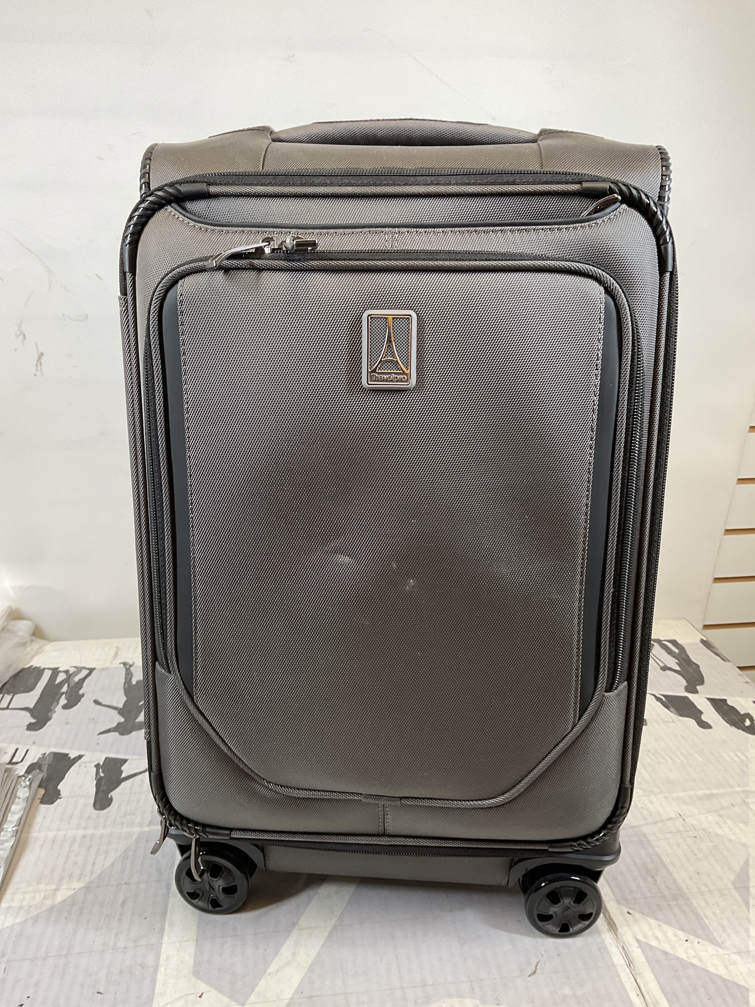Travelpro Crew Classic Lightweight Softside Expandable Luggage, 2 Wheel Upright Rollaboard Suitcase, Men and Women ( Titanium Grey , Carry On 21-Inch ) Titanium Grey Carry On 21 Inch U12