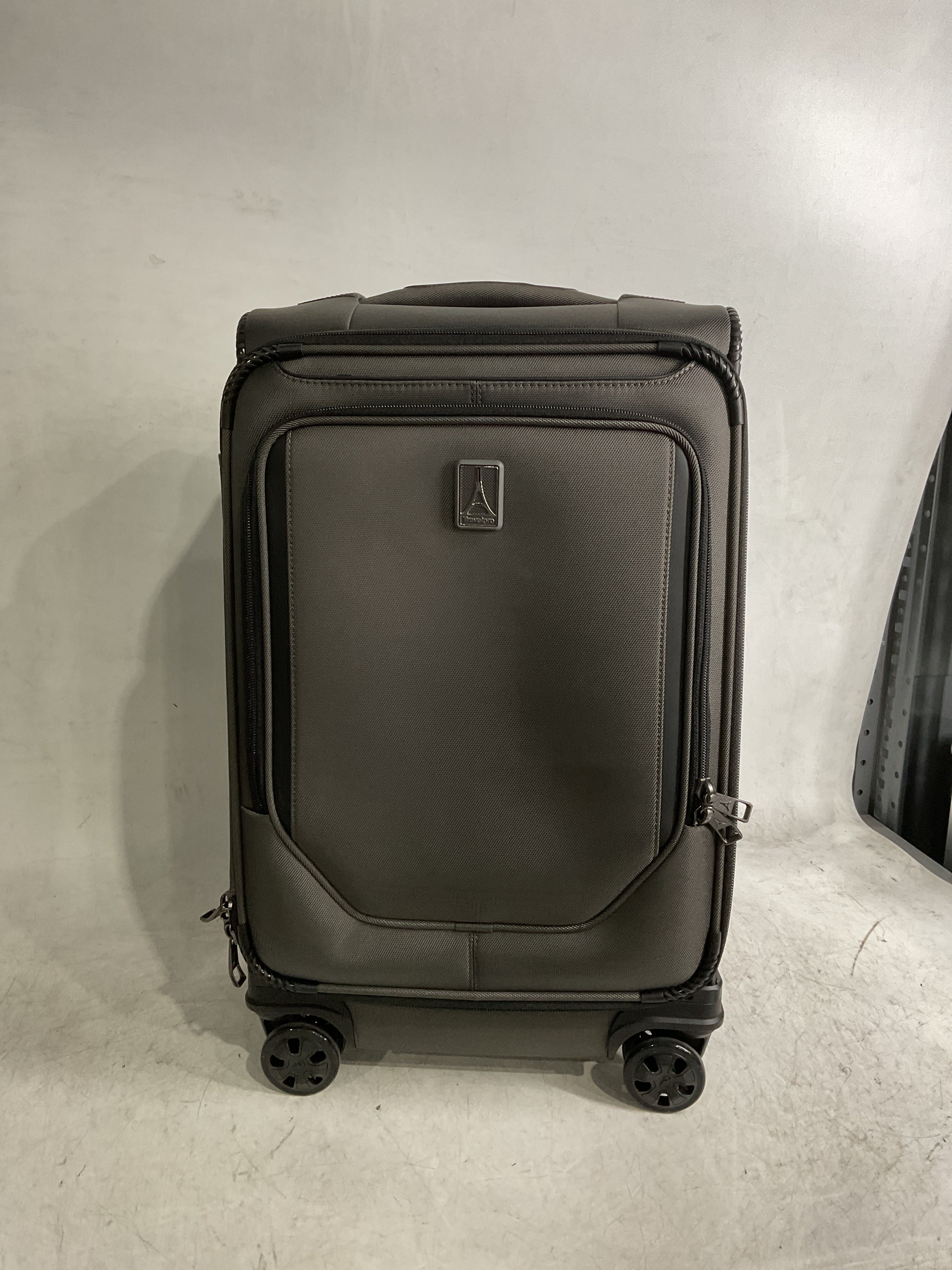 Travelpro Crew Classic Lightweight Softside Expandable Luggage, 2 Wheel Upright Rollaboard Suitcase, Men and Women ( Titanium Grey , Carry On 21-Inch ) Titanium Grey Carry On 21 Inch U5