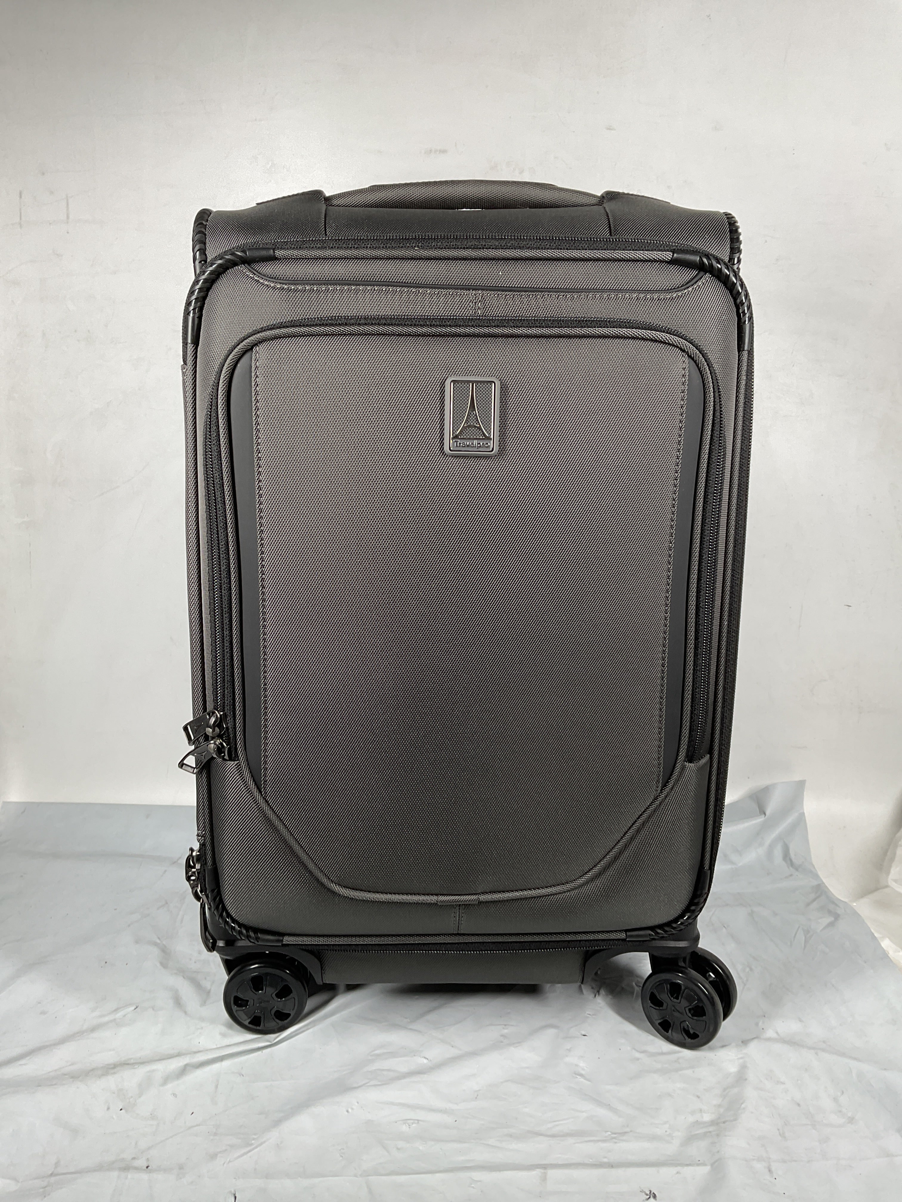 Travelpro Crew Classic Lightweight Softside Expandable Luggage, 2 Wheel Upright Rollaboard Suitcase, Men and Women ( Titanium Grey , Carry On 21-Inch ) Titanium Grey Carry On 21 Inch U9