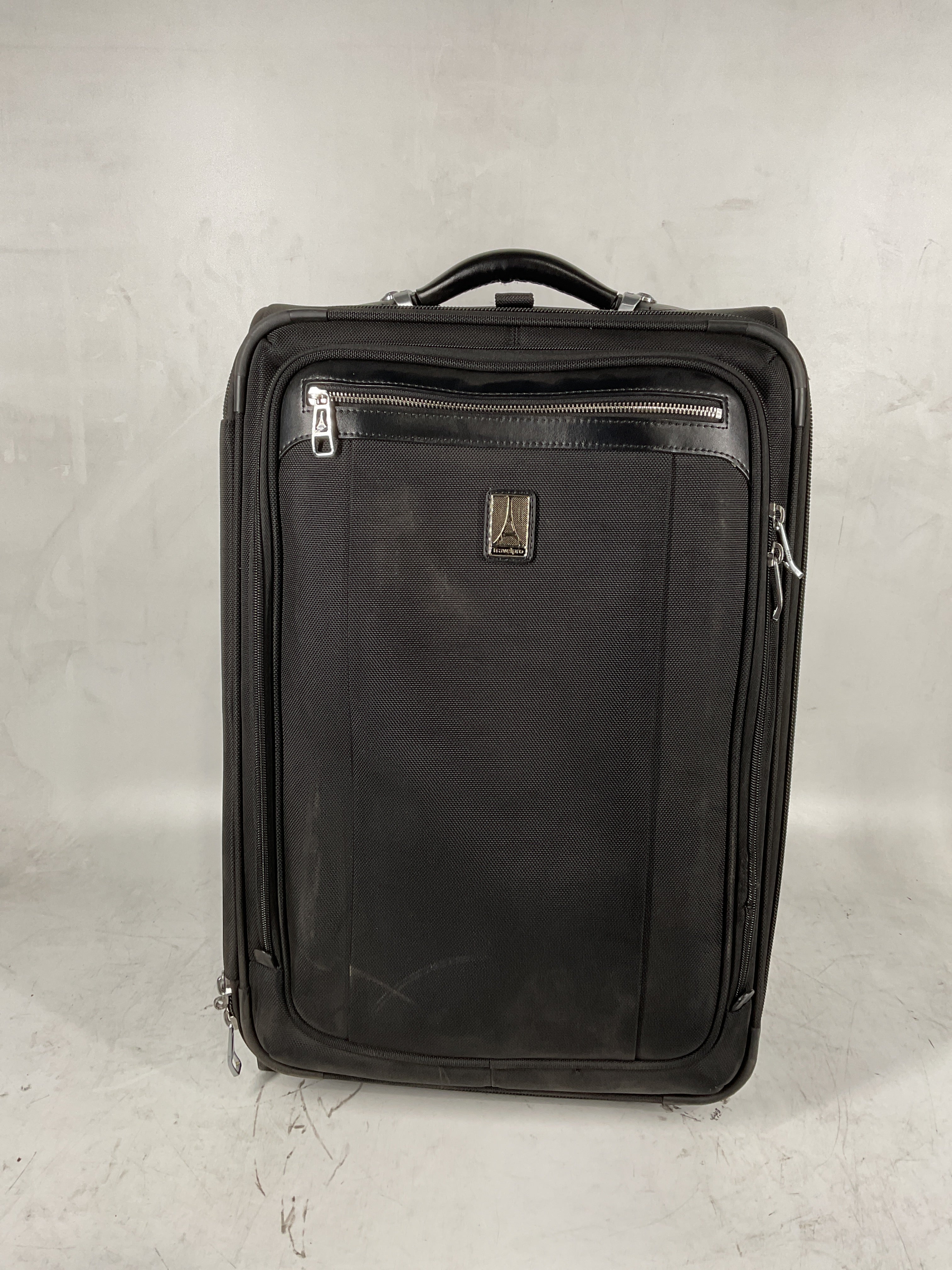 Travelpro Platinum Magna 2 | 22-Inch Express Rollaboard Black One Size U2