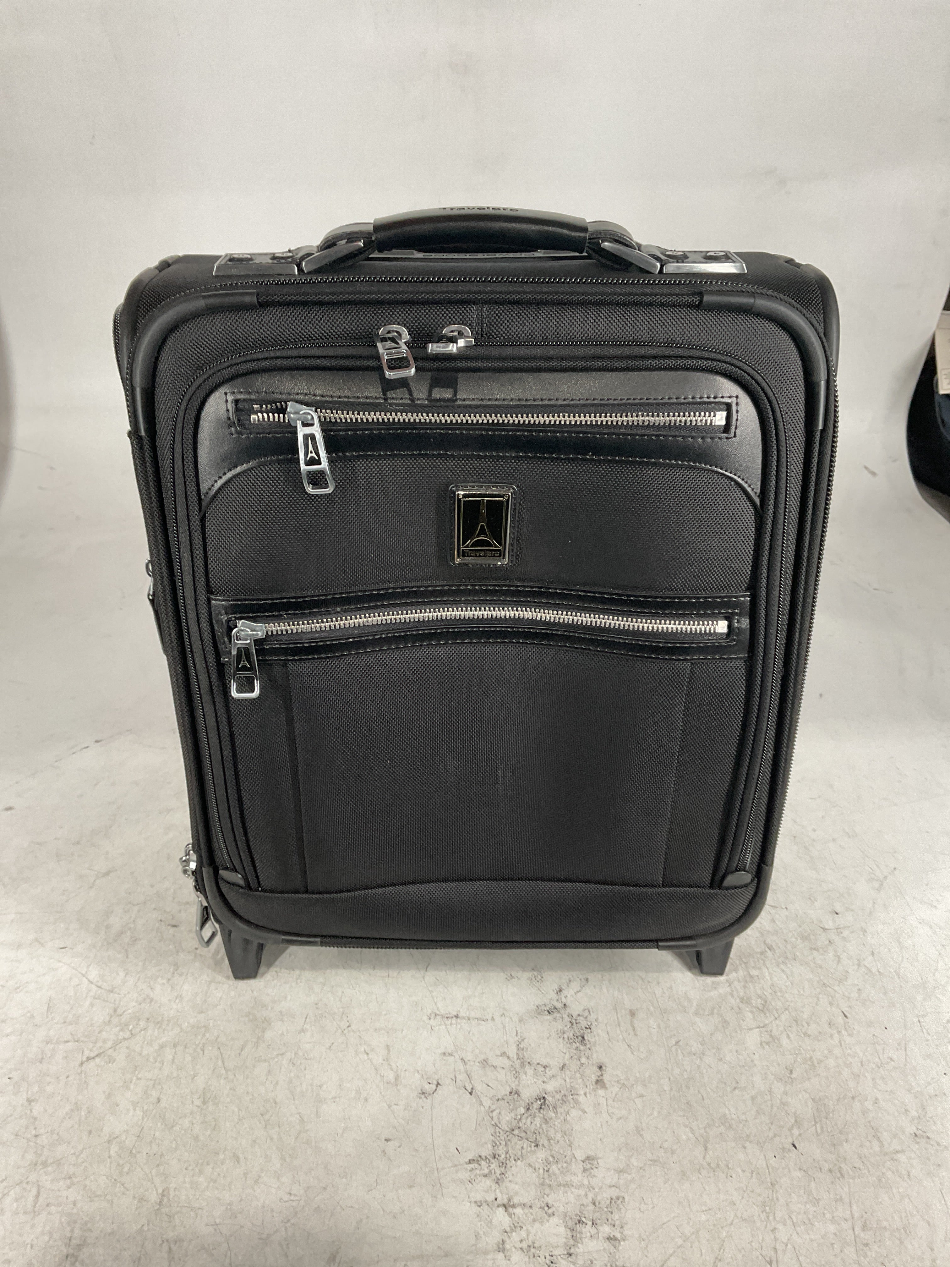 Travelpro Platinum Elite Softside Expandable Luggage, 2 Wheel Upright Suitcase, USB Port, Men and Women U7
