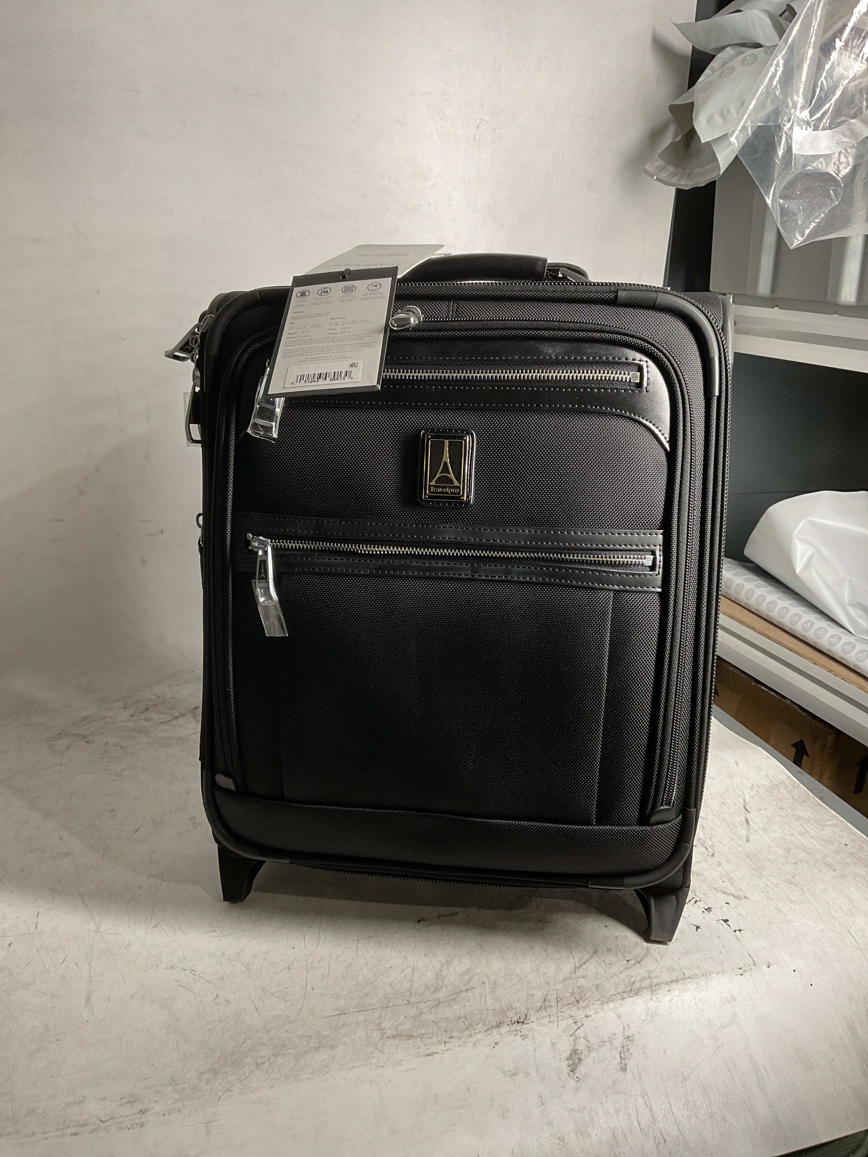 Travelpro Platinum Elite Softside Expandable Luggage, 2 Wheel Upright Suitcase, USB Port, Men and Women ( Shadow Black , Carry-On 16-Inch ) Shadow Black Carry On 16 Inch U8