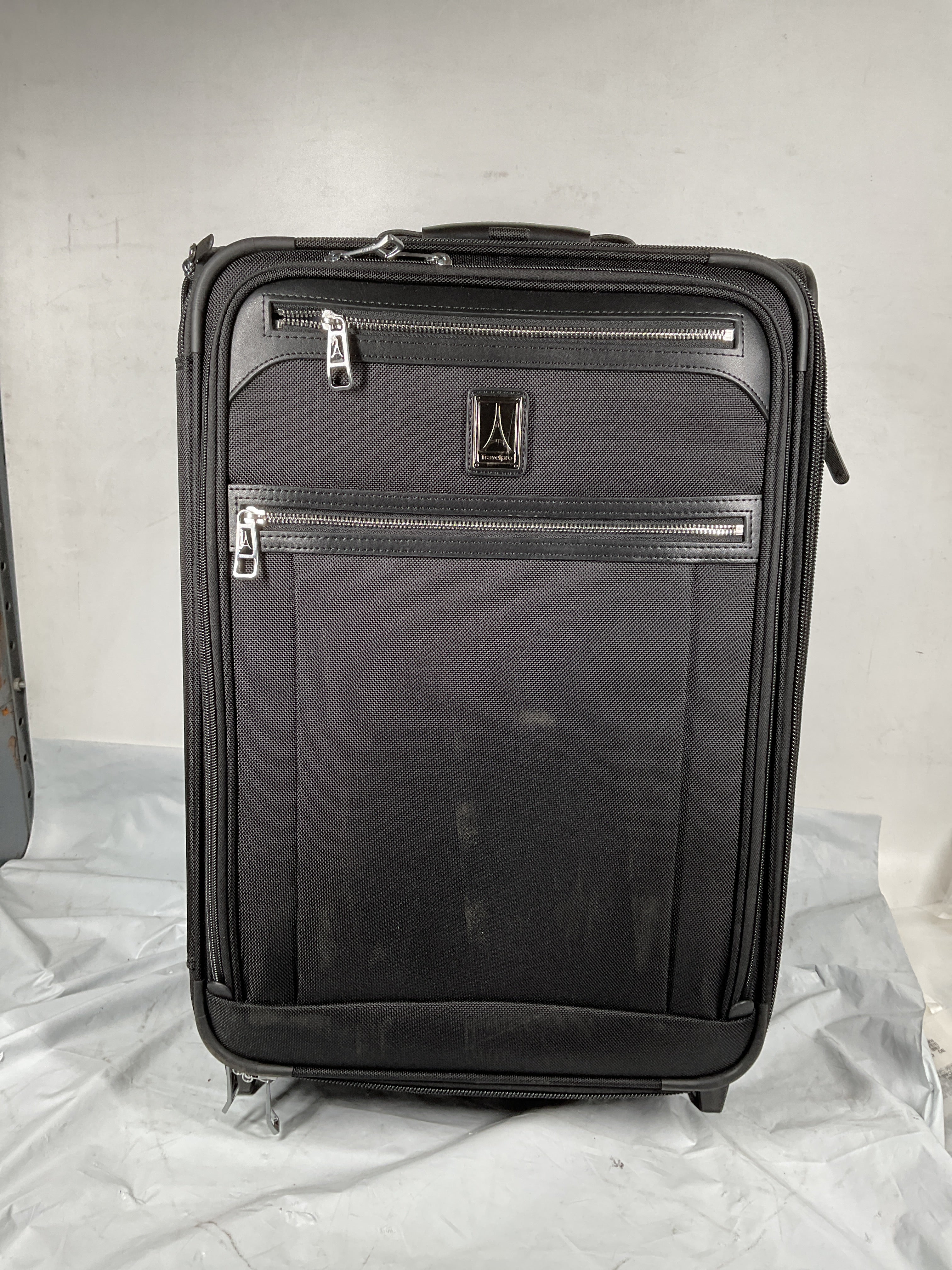 Travelpro Platinum Elite Softside Expandable Luggage, 2 Wheel Upright Suitcase, USB Port, Men and Women ( Shadow Black , Carry-On 22-Inch ) Shadow Black Carry On 22 Inch U14