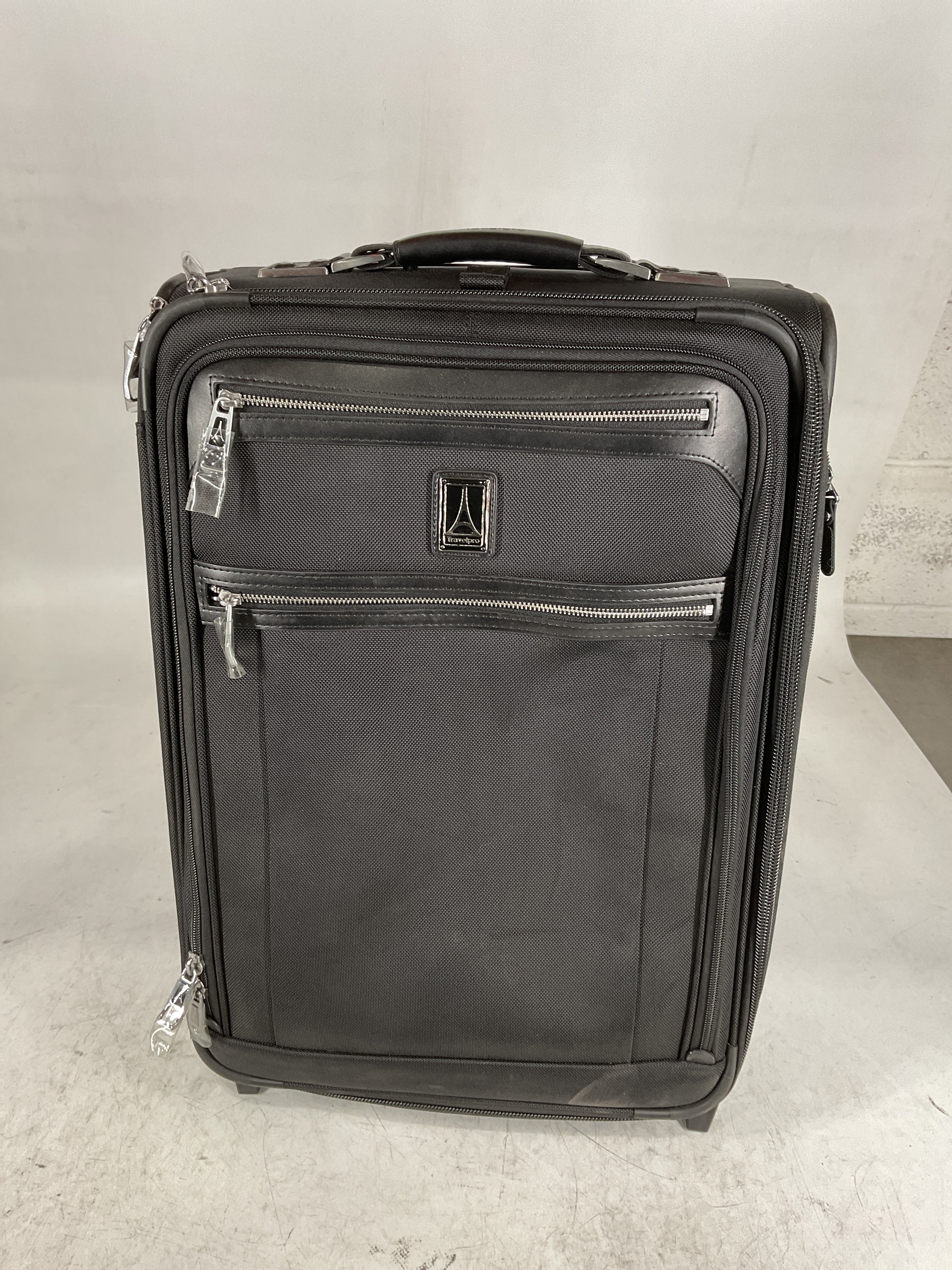 Travelpro Platinum Elite Softside Expandable Luggage, 2 Wheel Upright Suitcase, USB Port, Men and Women U5