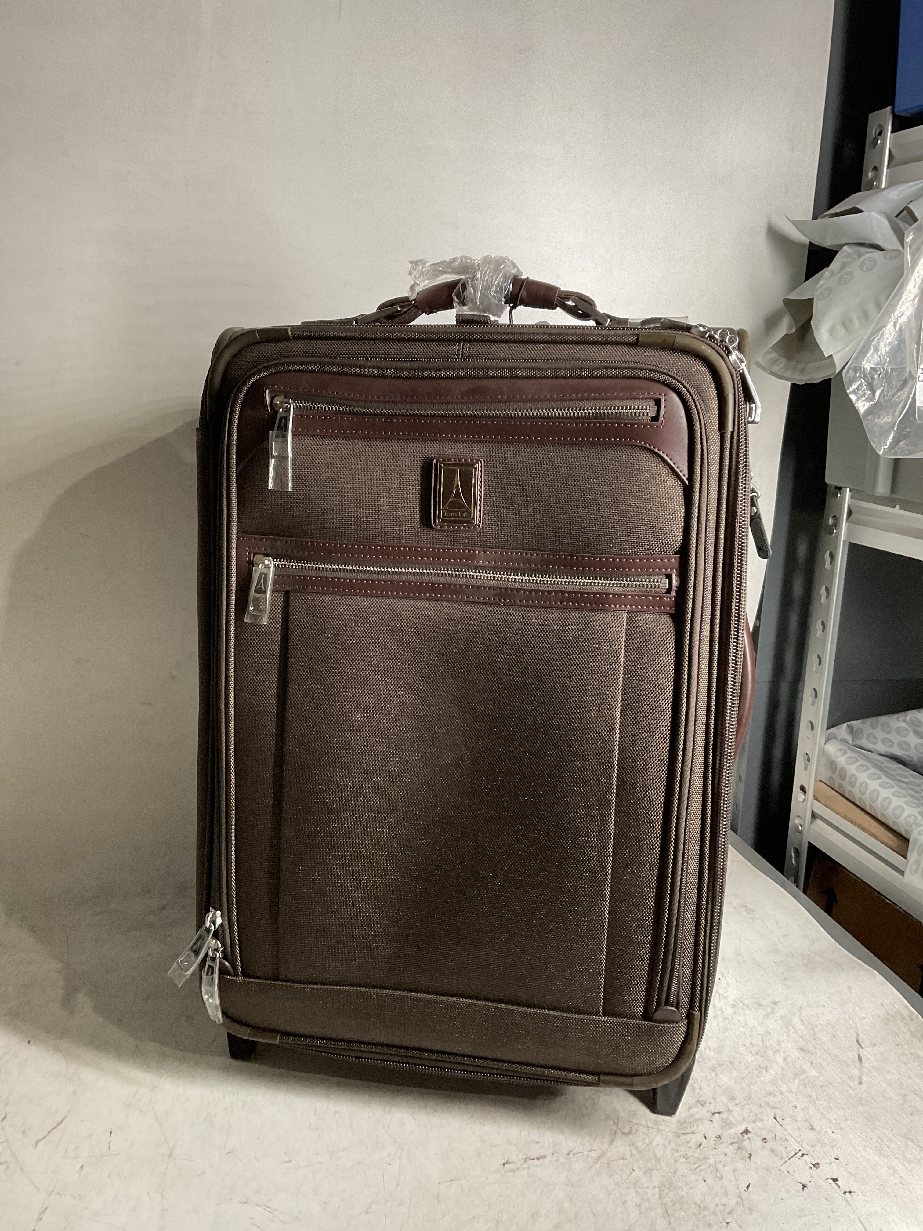 Travelpro Platinum Elite Softside Expandable Luggage, 2 Wheel Upright Suitcase, USB Port, Men and Women ( Rich Espresso , Carry-On 22-Inch ) Rich Espresso Carry On 22 Inch U3
