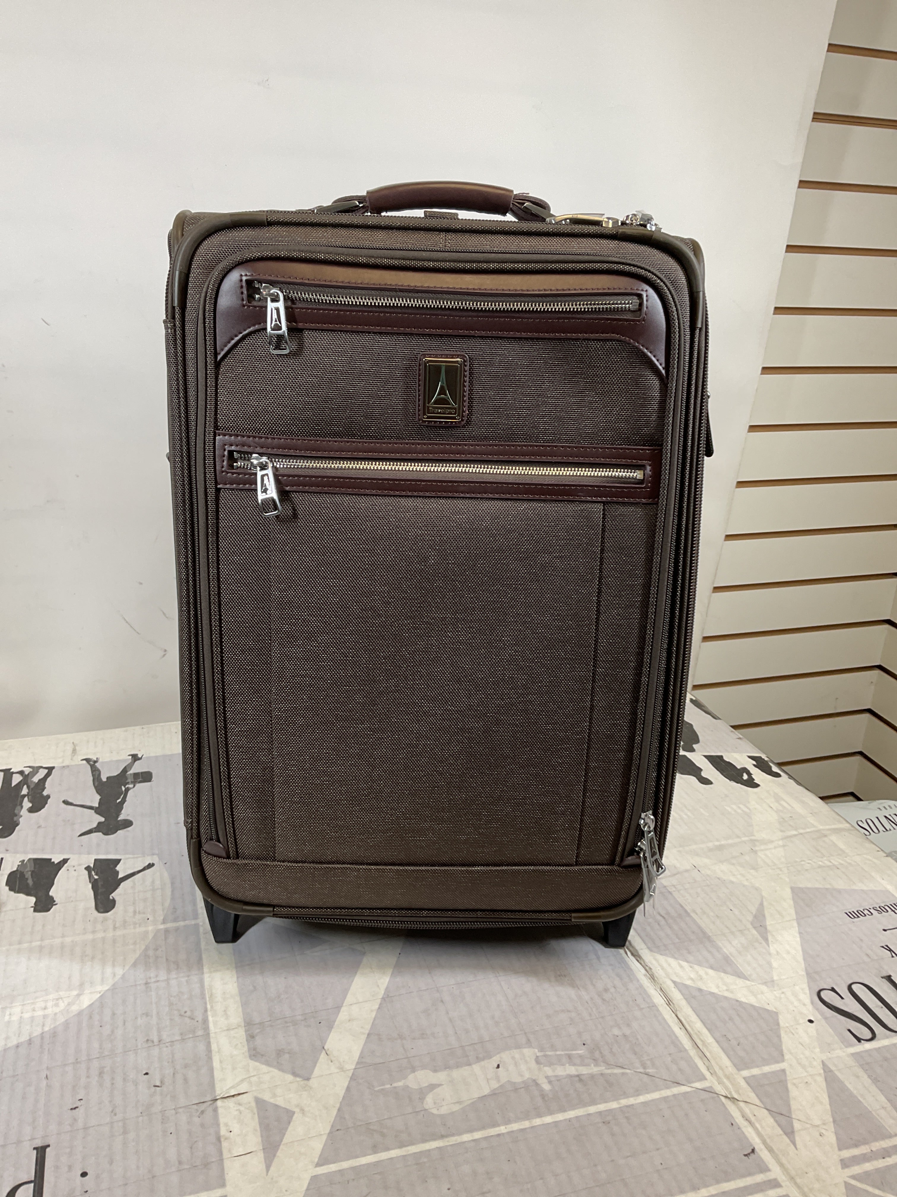 Travelpro Platinum Elite Softside Expandable Luggage, 2 Wheel Upright Suitcase, USB Port, Men and Women ( Rich Espresso , Carry-On 22-Inch ) Rich Espresso Carry On 22 Inch U6