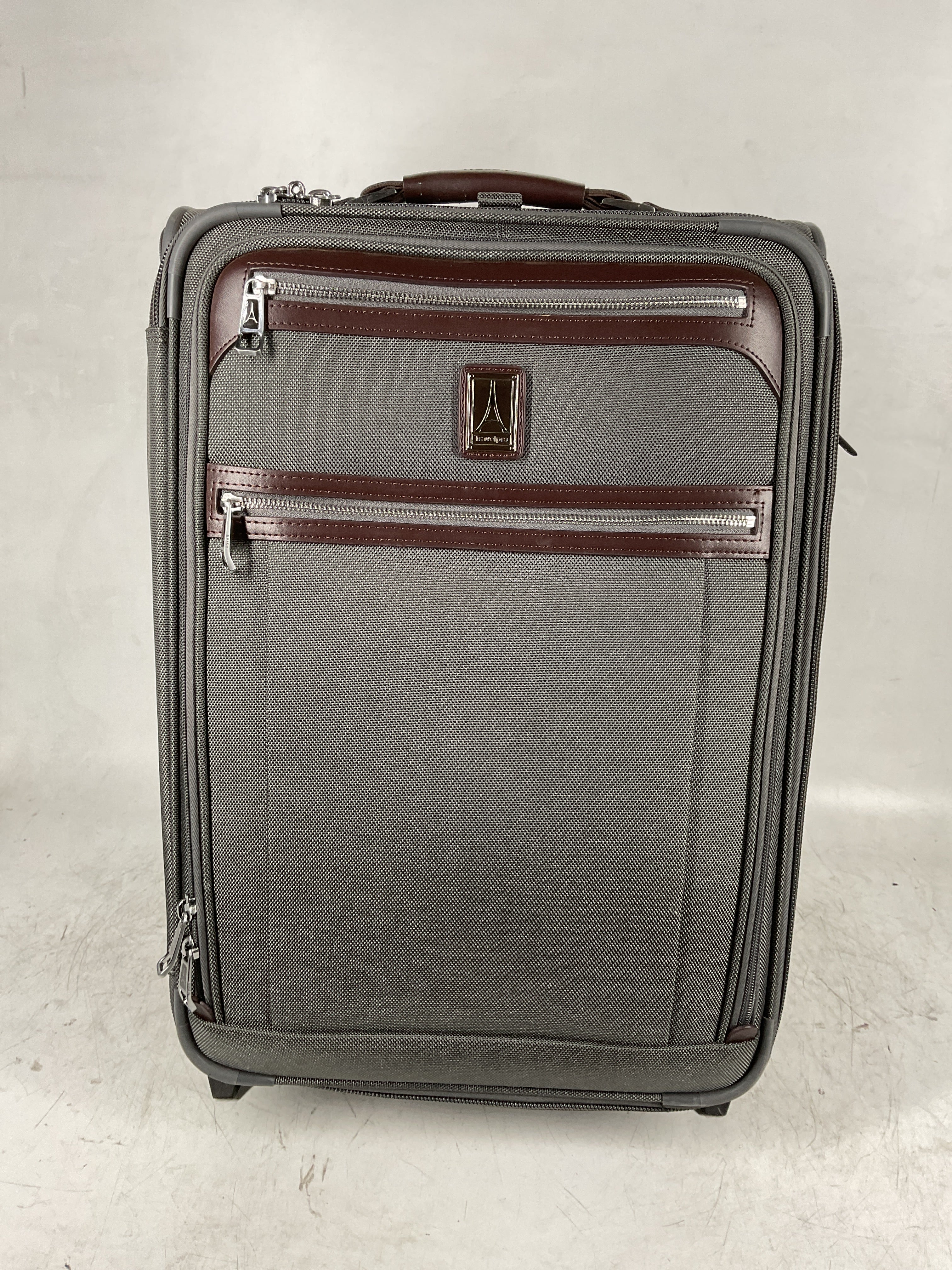 Travelpro Platinum Elite Softside Expandable Luggage, 2 Wheel Upright Suitcase, USB Port, Men and Women ( Vintage Grey , Carry-On 22-Inch ) Vintage Grey Carry On 22 Inch U11