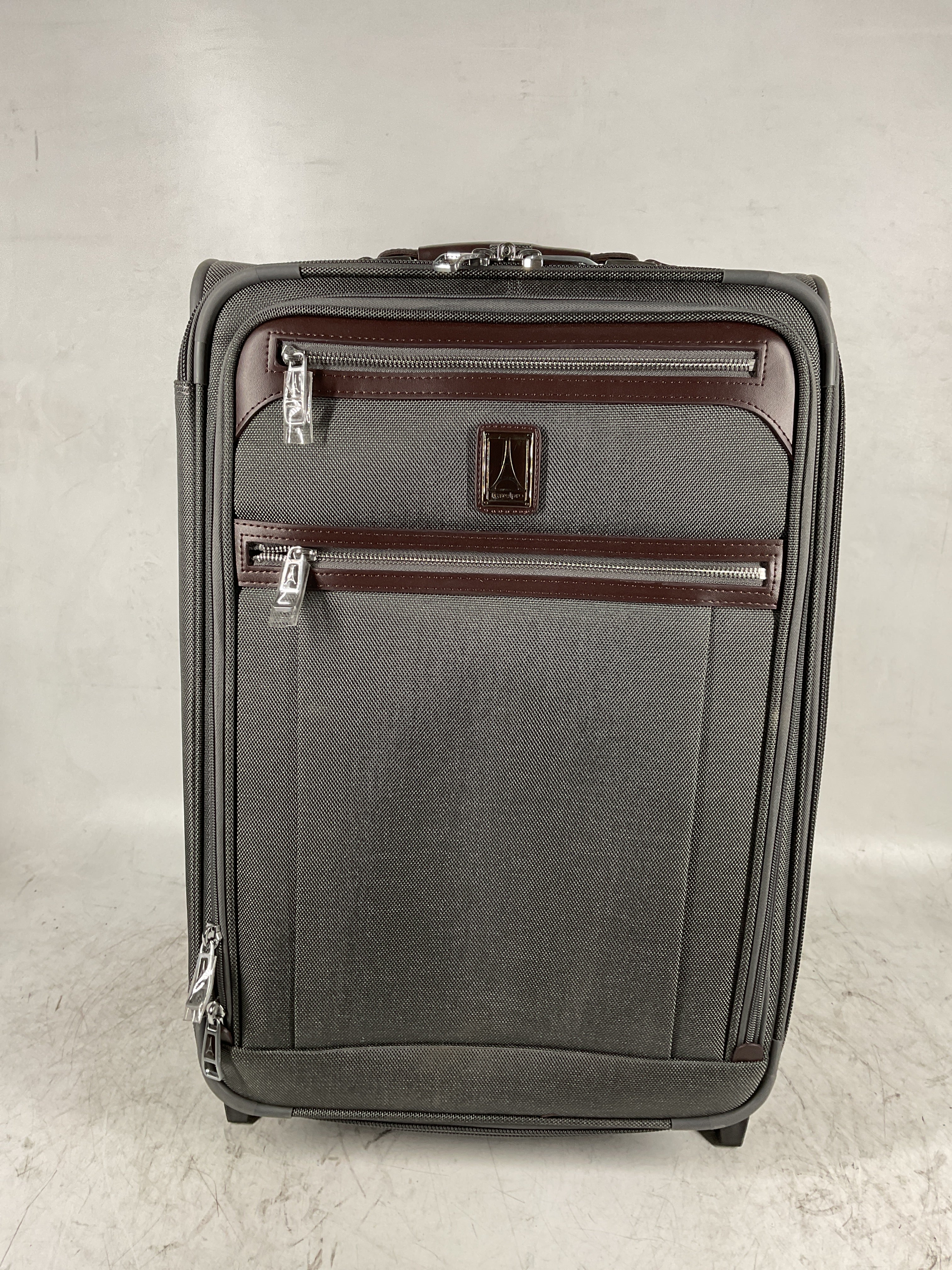 Travelpro Platinum Elite Softside Expandable Luggage, 2 Wheel Upright Suitcase, USB Port, Men and Women ( Vintage Grey , Carry-On 22-Inch ) Vintage Grey Carry On 22 Inch U12