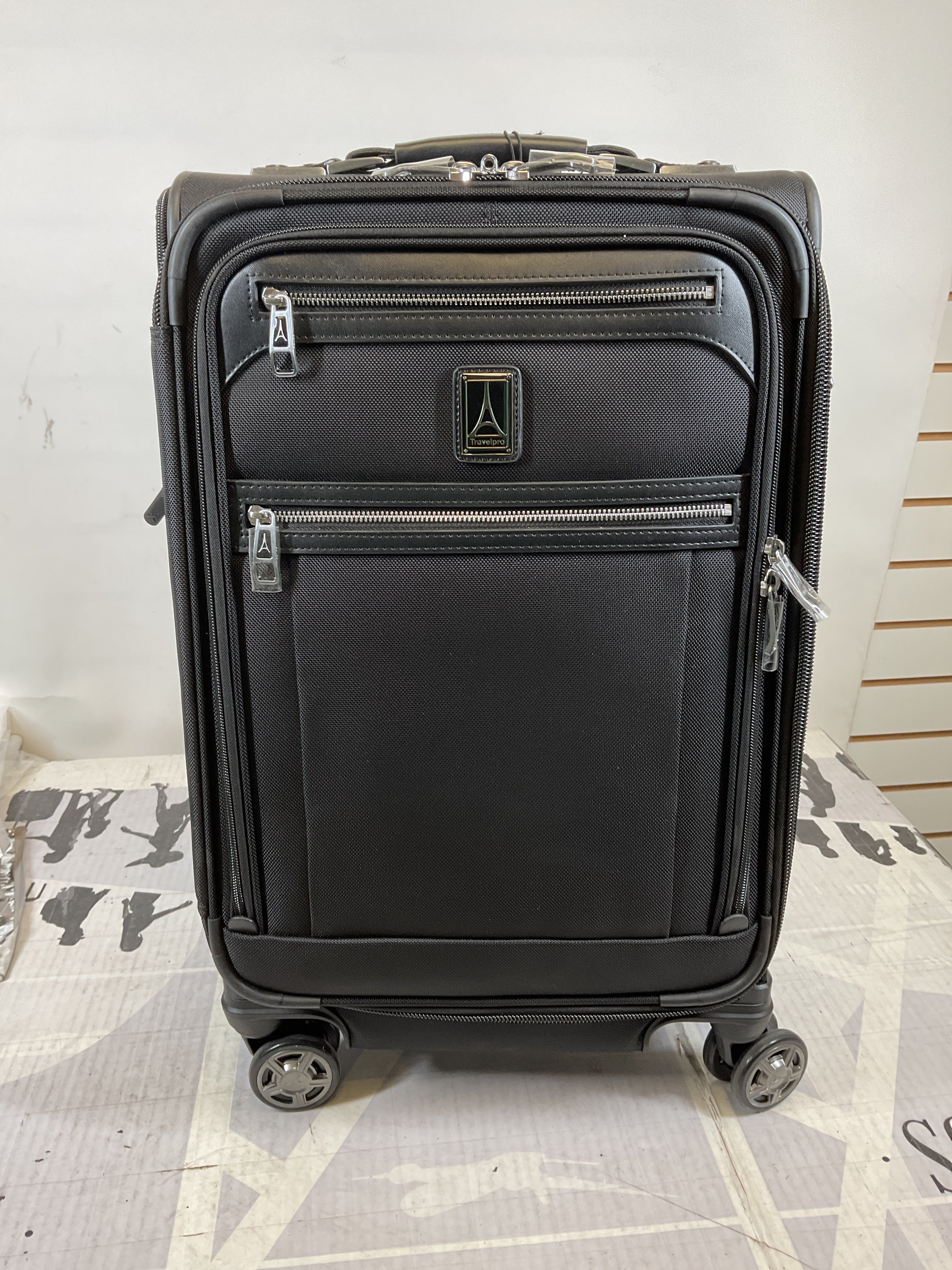Travelpro Platinum Elite Softside Expandable Carry on Luggage, 8 Wheel Spinner Suitcase, USB Port, Suiter, Men and Women, Carry On 21-Inch ( Shadow Black , Carry-On 21-Inch ) Shadow Black Carry On 21 Inch U36