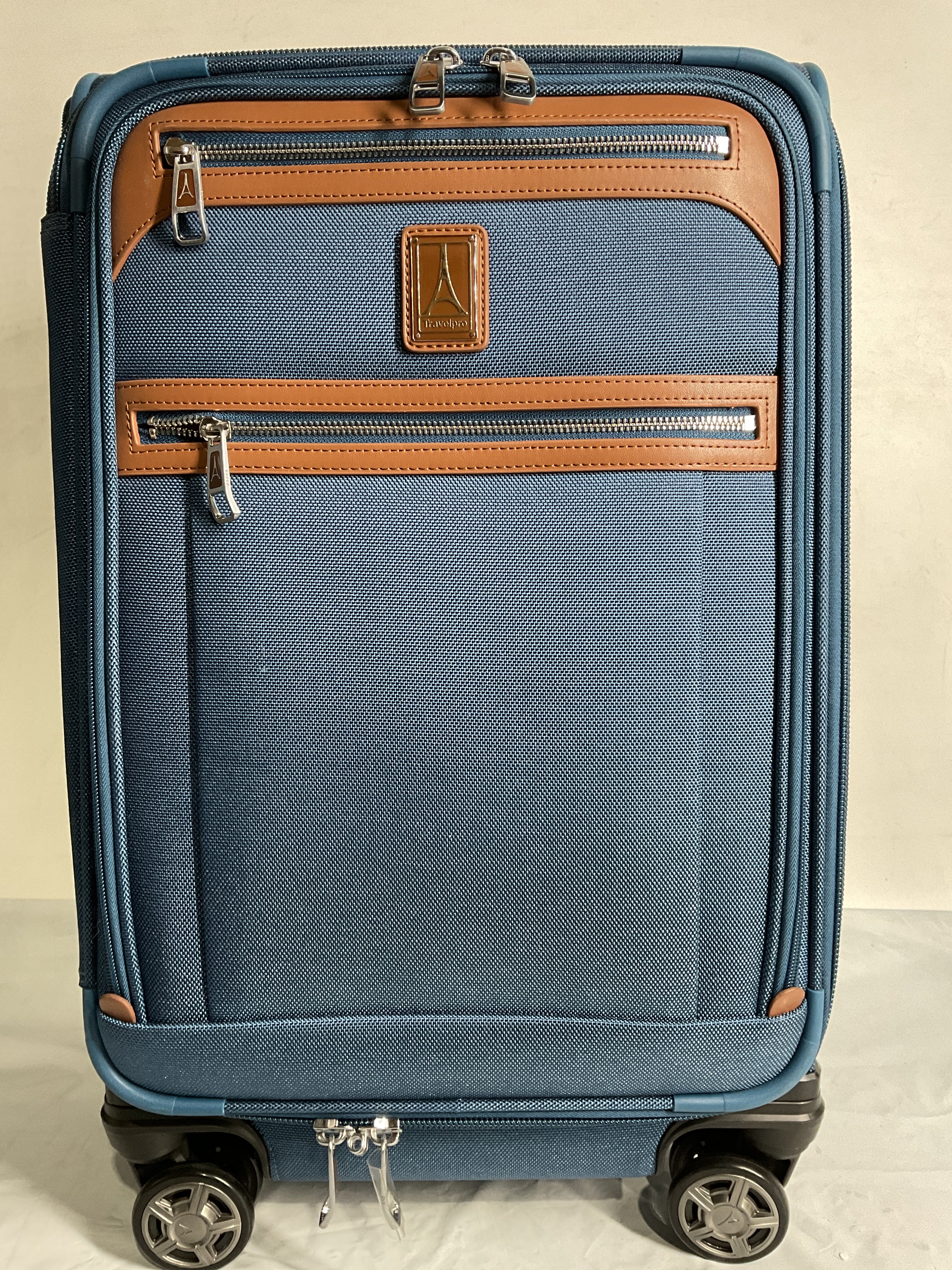 Travelpro Platinum Elite Softside Expandable Checked Luggage, 8 Wheel Spinner Large Suitcase, TSA Lock, Men and Women ( Coastal Blue , Carry-On 21-Inch ) Coastal Blue Carry On 21 Inch U2
