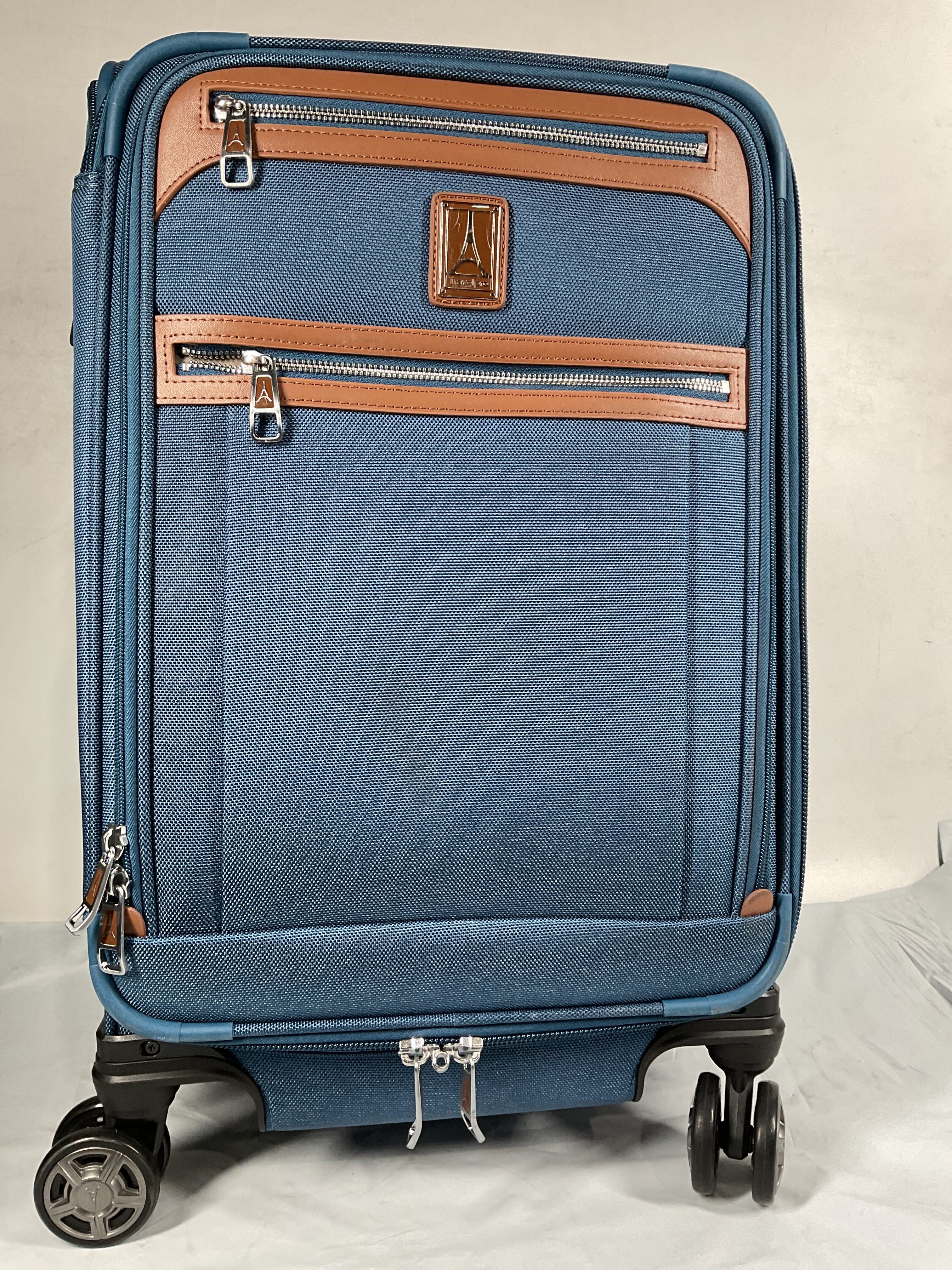 Travelpro Platinum Elite Softside Expandable Checked Luggage, 8 Wheel Spinner Large Suitcase, TSA Lock, Men and Women ( Coastal Blue , Carry-On 21-Inch ) Coastal Blue Carry On 21 Inch U3