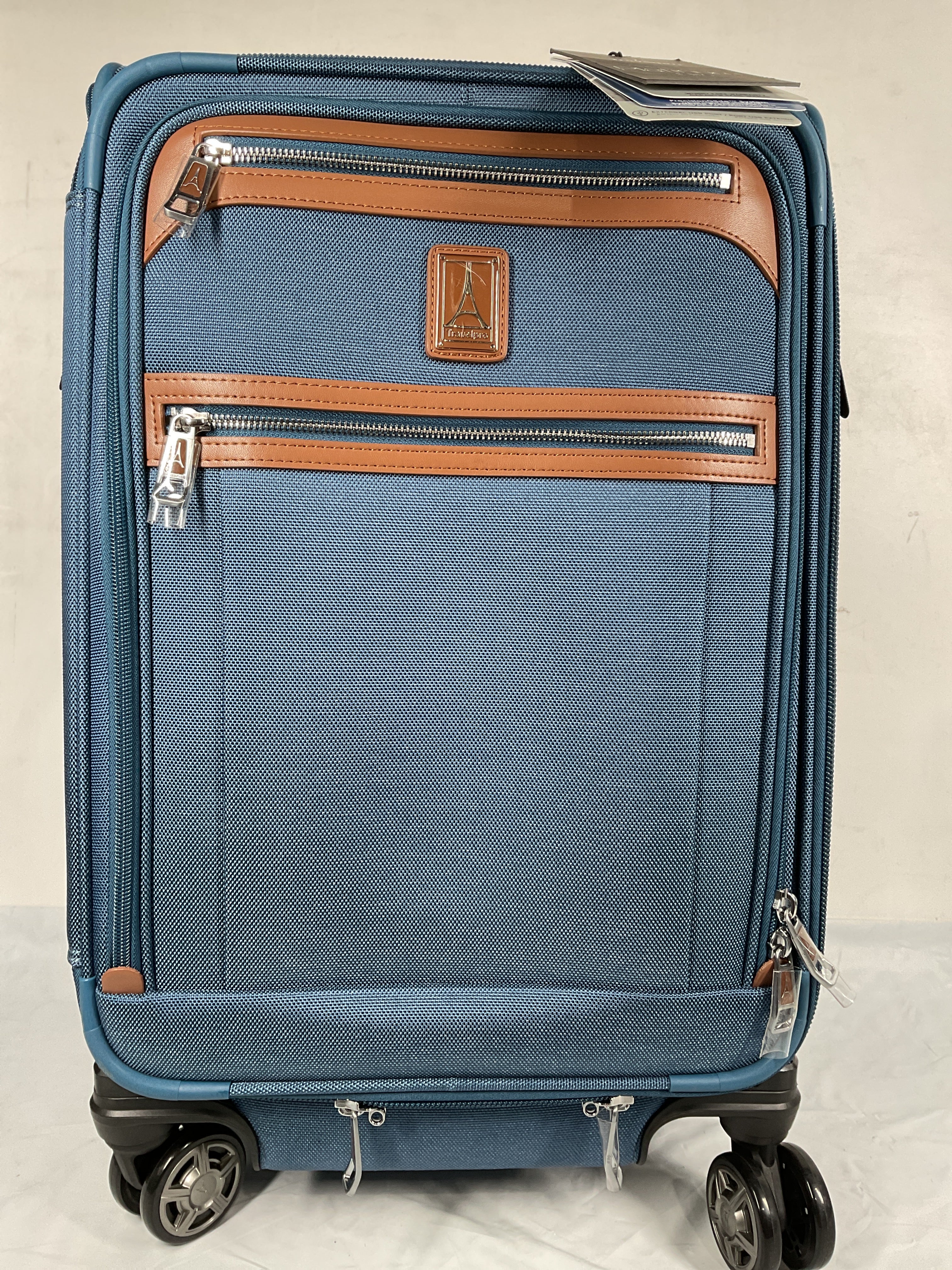 Travelpro Platinum Elite Softside Expandable Checked Luggage, 8 Wheel Spinner Large Suitcase, TSA Lock, Men and Women ( Coastal Blue , Carry-On 21-Inch ) Coastal Blue Carry On 21 Inch U5