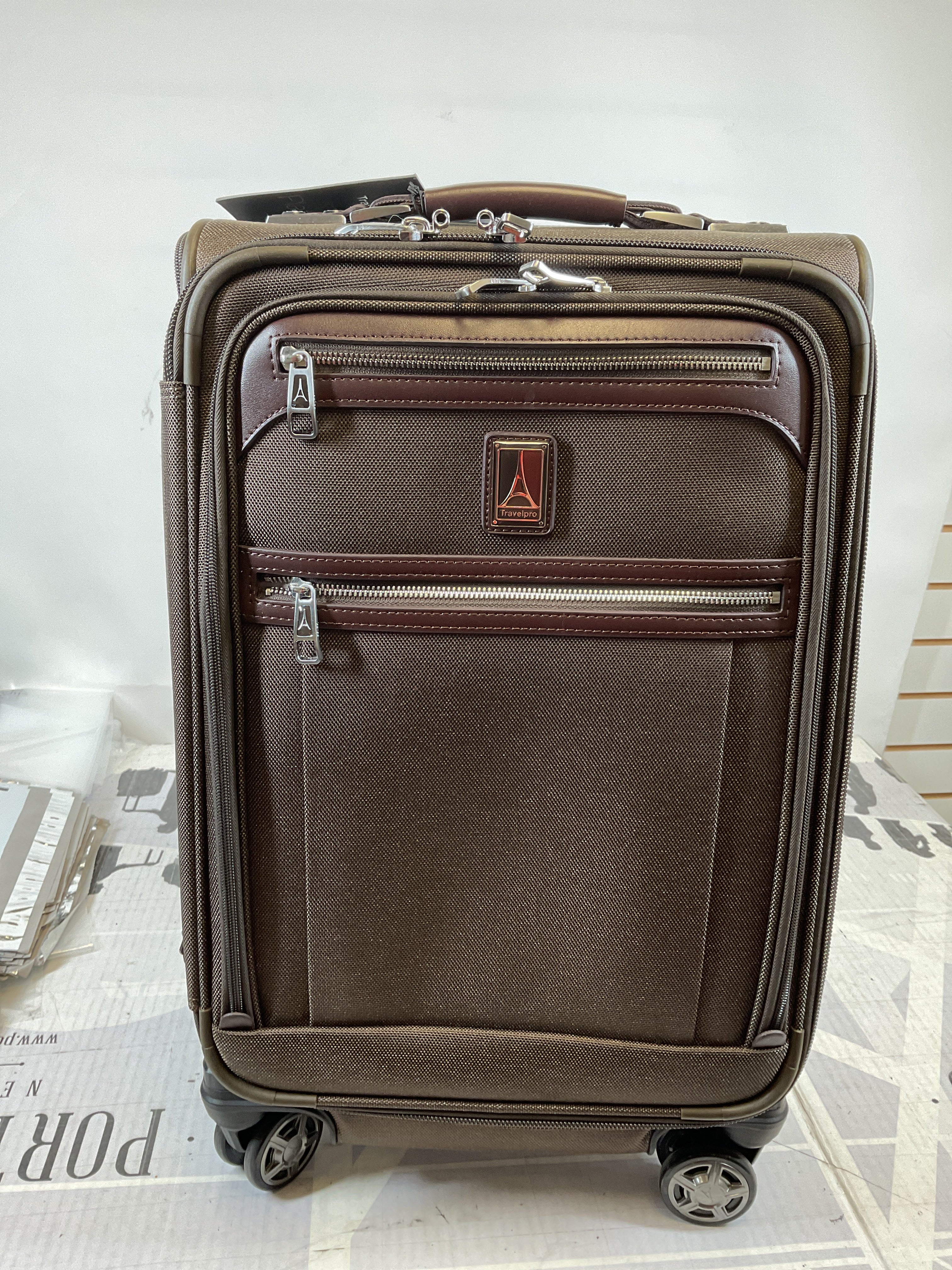 Travelpro Platinum Elite Softside Expandable Carry on Luggage, 8 Wheel Spinner Suitcase, USB Port, Suiter, Men and Women, Carry On 21-Inch ( Rich Espresso Brown , Carry-On 21-Inch ) Rich Espresso Brown Carry On 21 Inch U4