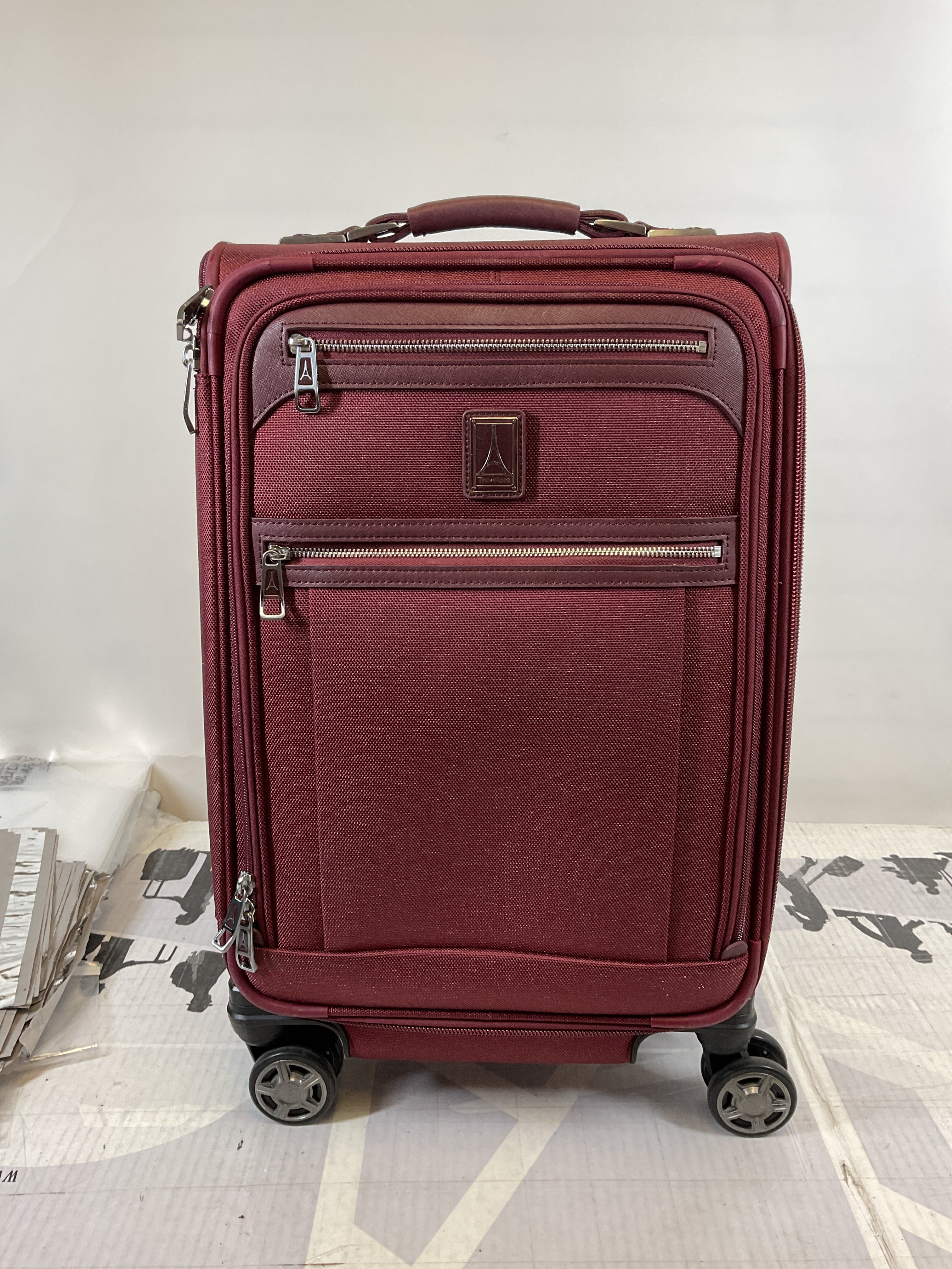 Travelpro Platinum Elite Softside Expandable Carry on Luggage, 8 Wheel Spinner Suitcase, USB Port, Suiter, Men and Women, Carry On 21-Inch ( Bordeaux Red , Carry-On 21-Inch ) Bordeaux Red Carry On 21 Inch U9