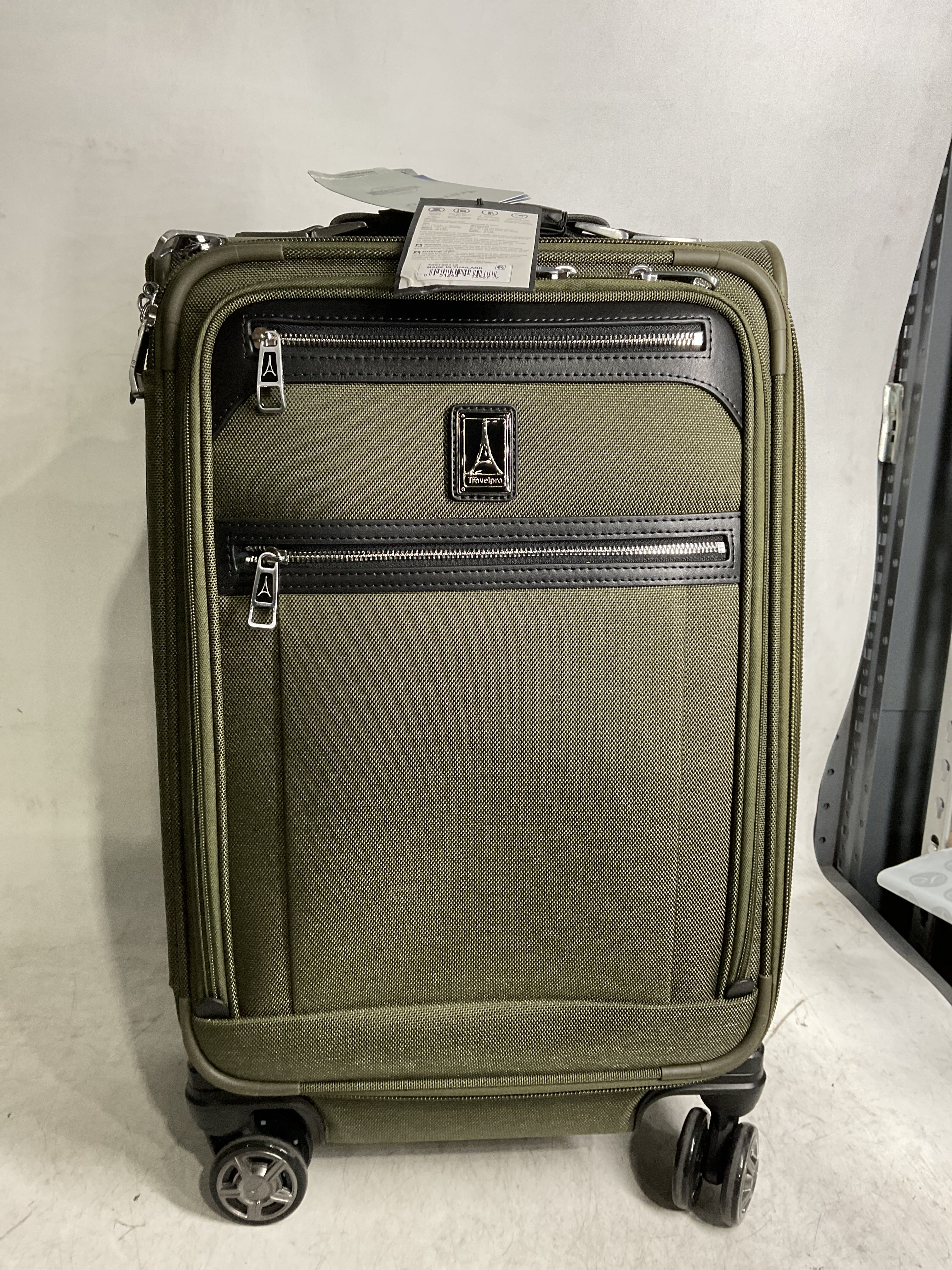 Travelpro Platinum Elite Softside Expandable Checked Luggage, 8 Wheel Spinner Large Suitcase, TSA Lock, Men and Women ( Pilot Green , Carry-On 21-Inch ) Pilot Green Carry On 21 Inch U4