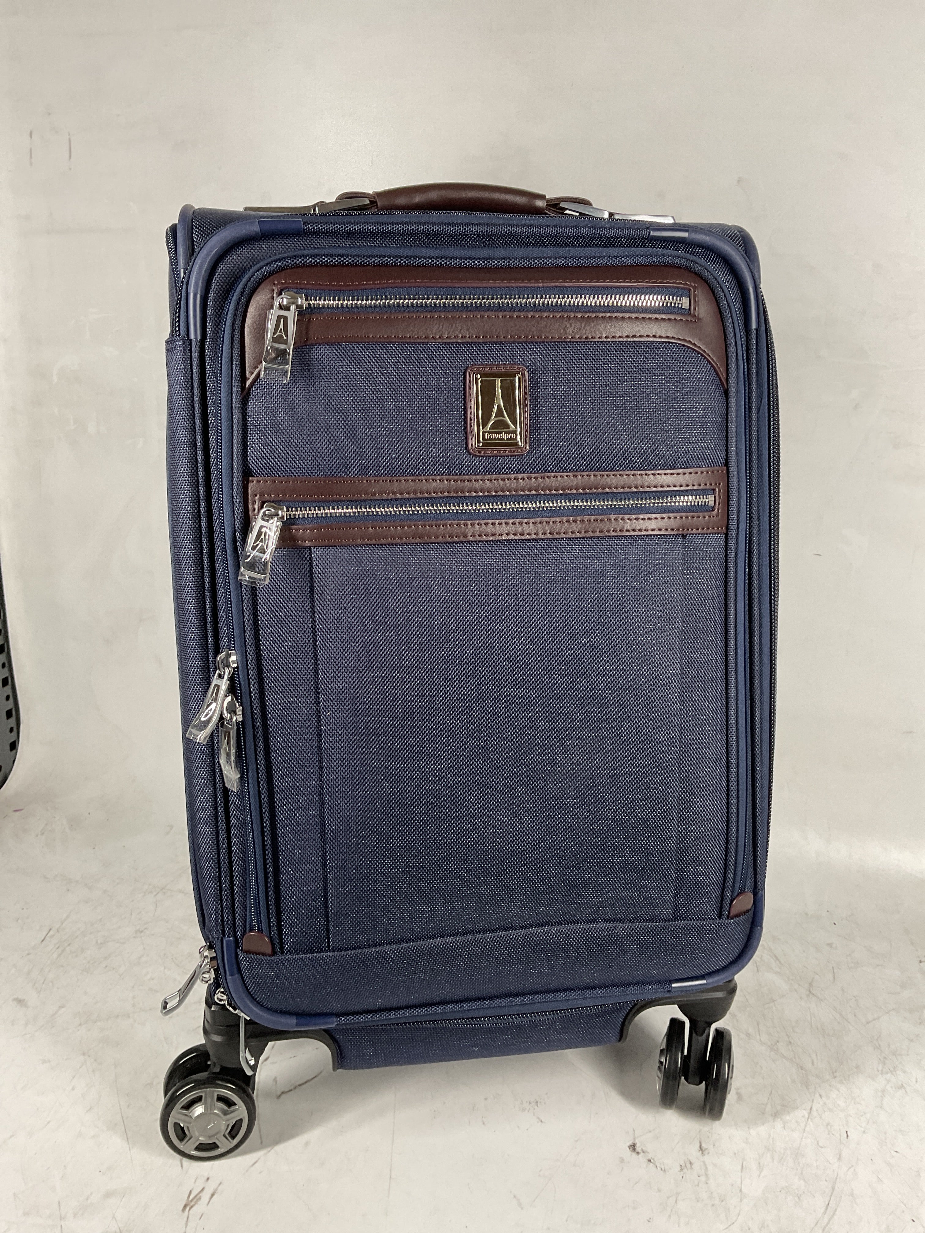 Travelpro Platinum Elite Softside Expandable Luggage, 8 Wheel Spinner Suitcase, USB Port, Suiter, Men and Women True Navy Carry On 21 Inch U5