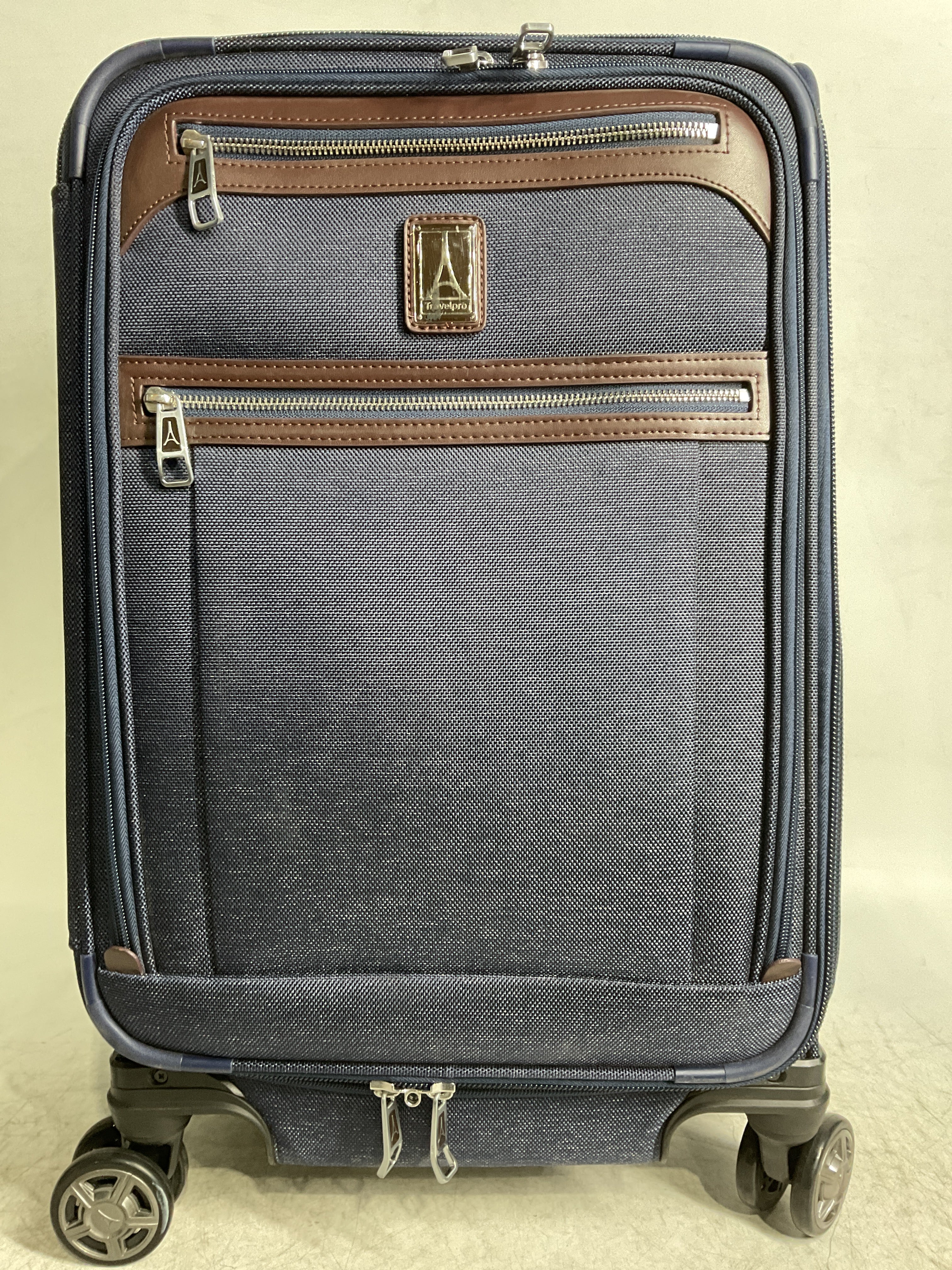 Travelpro Platinum Elite Softside Expandable Checked Luggage, 8 Wheel Spinner Large Suitcase, TSA Lock, Men and Women ( True Navy Blue , Carry-On 21-Inch ) True Navy Blue Carry On 21 Inch U9