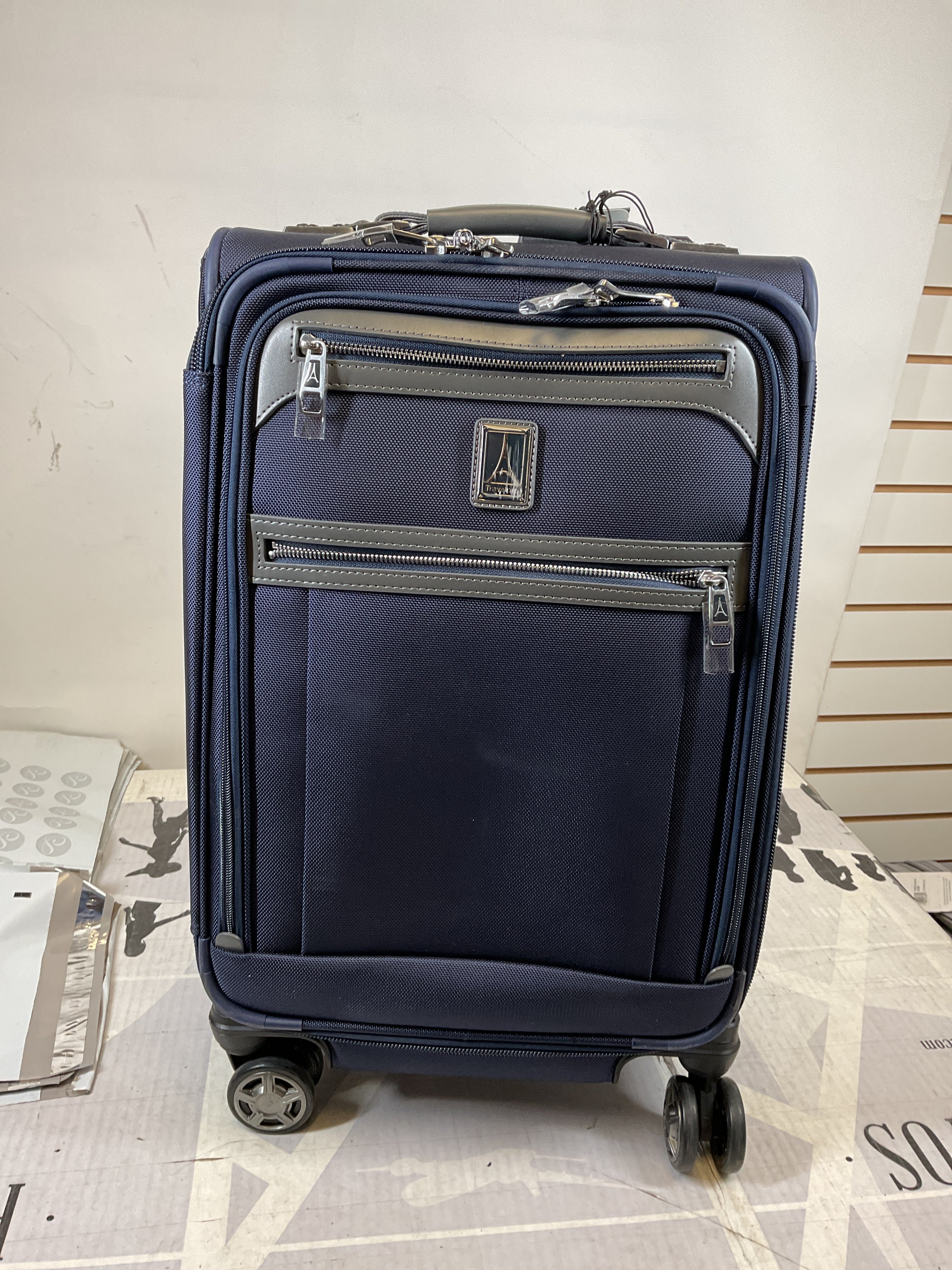 Travelpro Platinum Elite Softside Expandable Carry on Luggage, 8 Wheel Spinner Suitcase, USB Port, Suiter, Men and Women, Carry On 21-Inch ( Dark Blue , Carry-On 21-Inch ) Dark Blue Carry On 21 Inch U16
