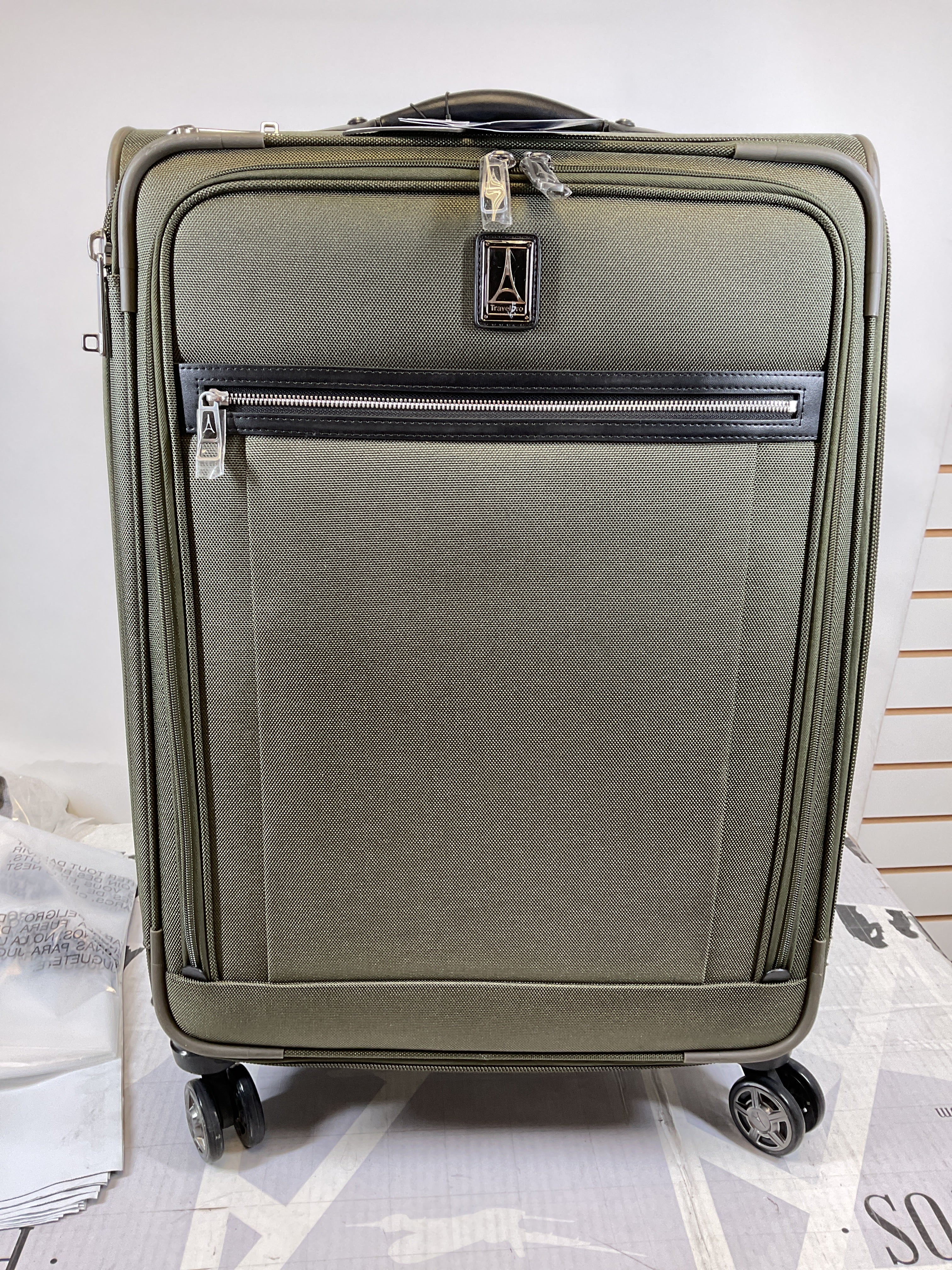Travelpro Platinum Elite Softside Expandable Checked Luggage, 8 Wheel Spinner Suitcase, TSA Lock, Men and Women, Checked Medium 25-Inch ( Pilot Green , Checked-Medium 25-Inch ) Pilot Green Checked Medium 25 Inch U4