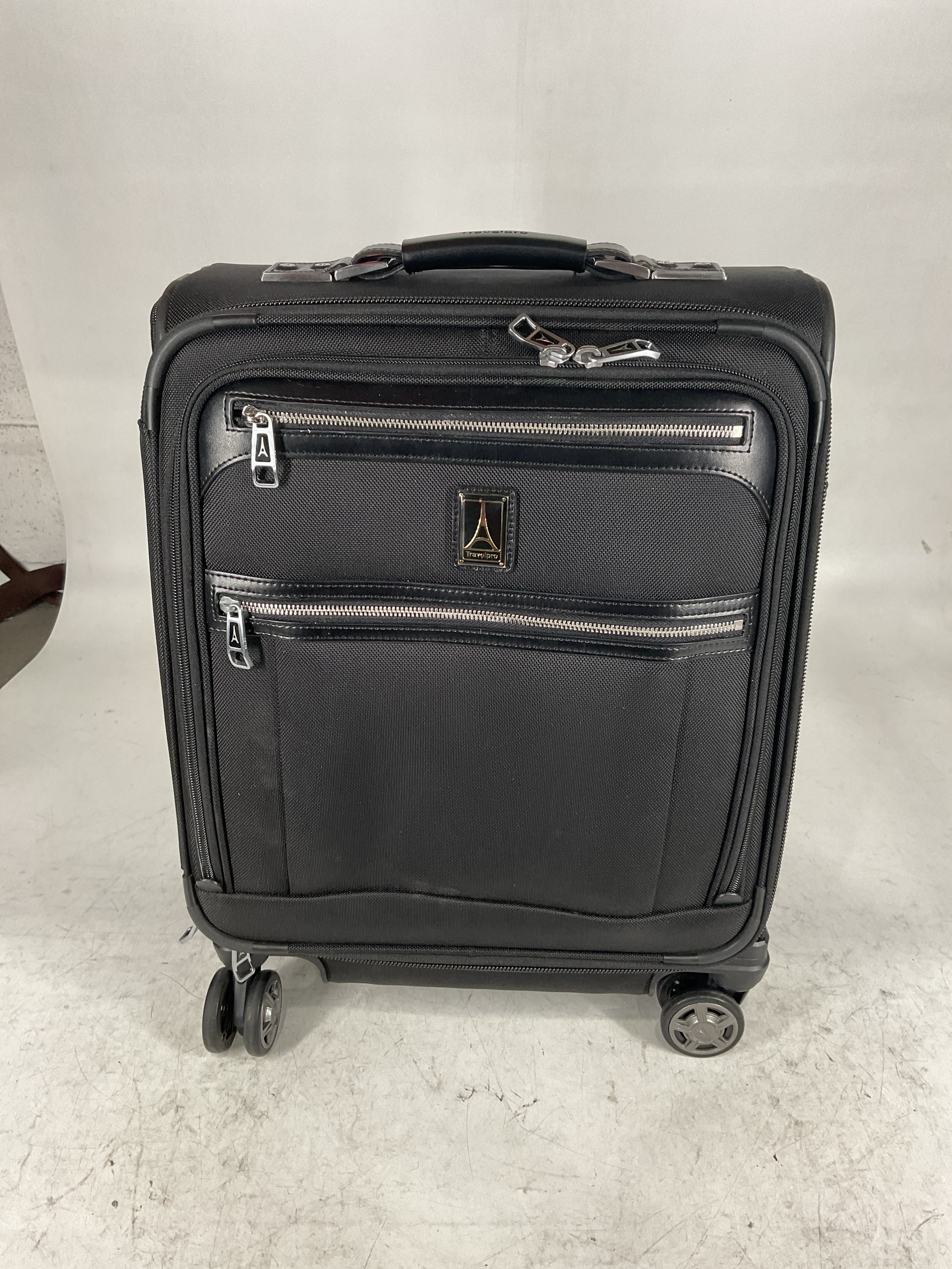 Travelpro Platinum Elite Softside Expandable Luggage, 8 Wheel Spinner Suitcase, USB Port, Suiter, Men and Women U9