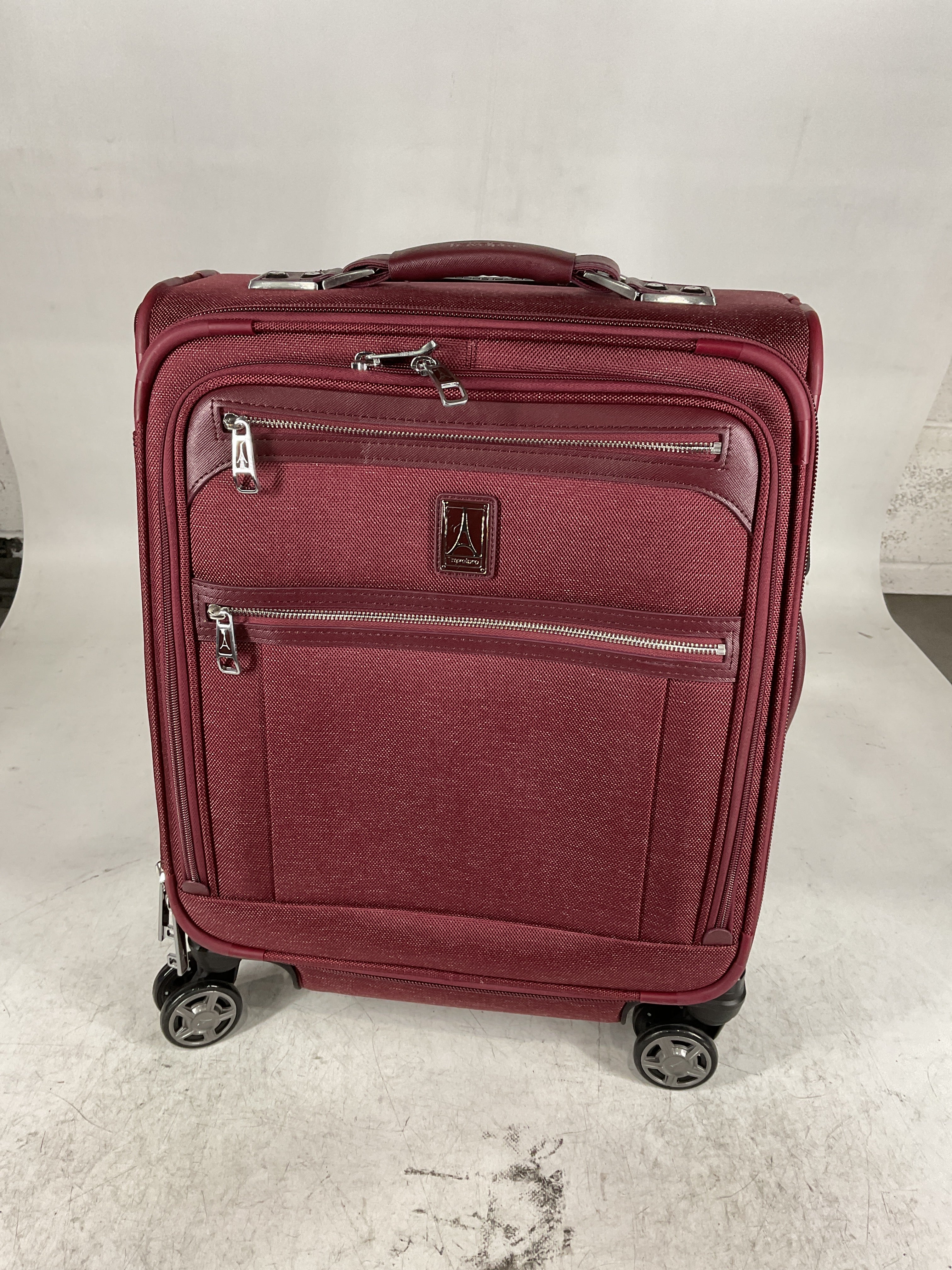 Travelpro Platinum Elite Softside Expandable Luggage, 8 Wheel Spinner Suitcase, USB Port, Suiter, Men and Women U1