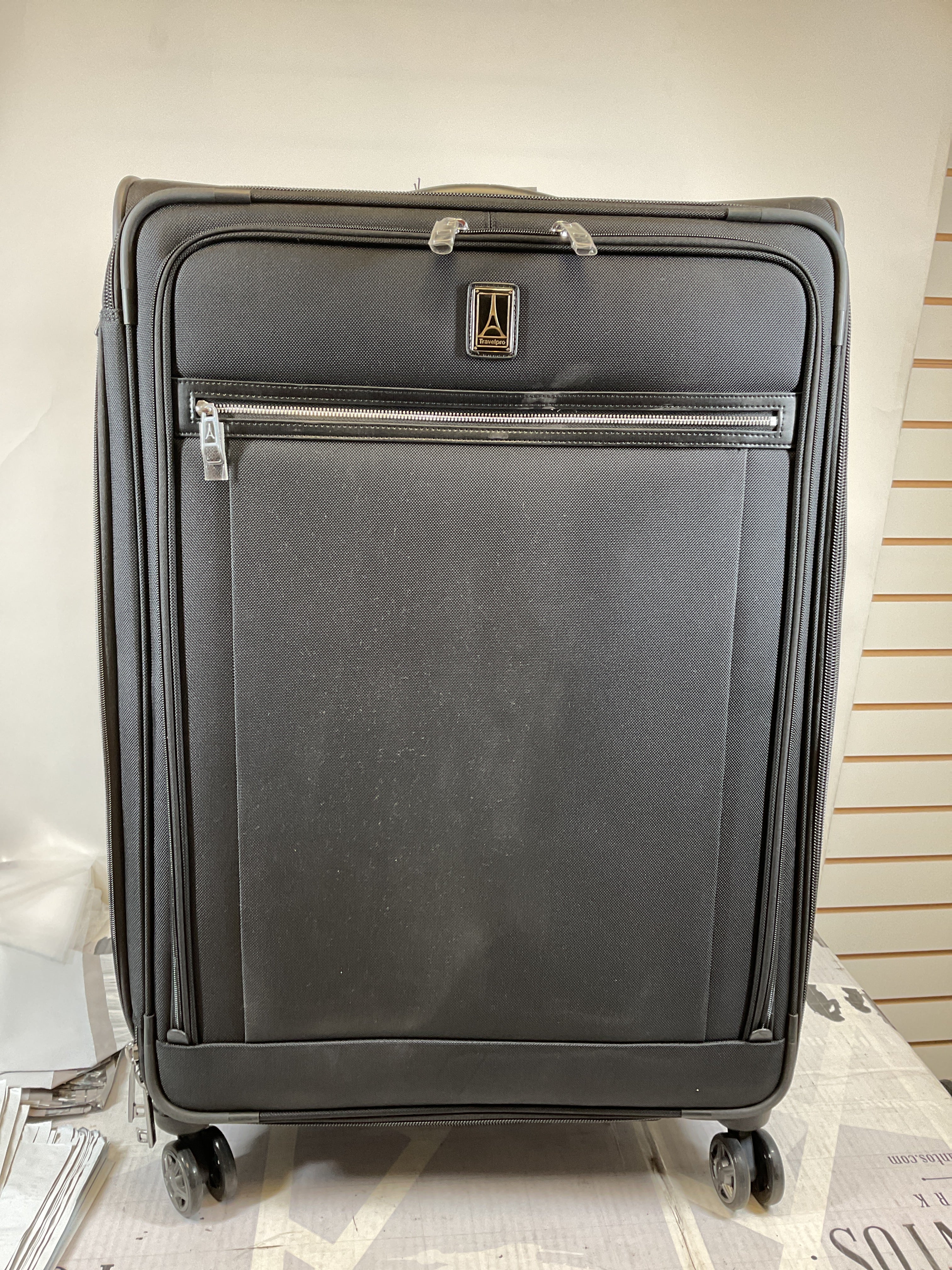 Travelpro Platinum Elite Softside Expandable Checked Luggage, 8 Wheel Spinner Large Suitcase, TSA Lock, Men and Women, Checked Large 29-Inch ( Shadow Black , Checked-Large 29-Inch ) Shadow Black Checked Large 29 Inch U17