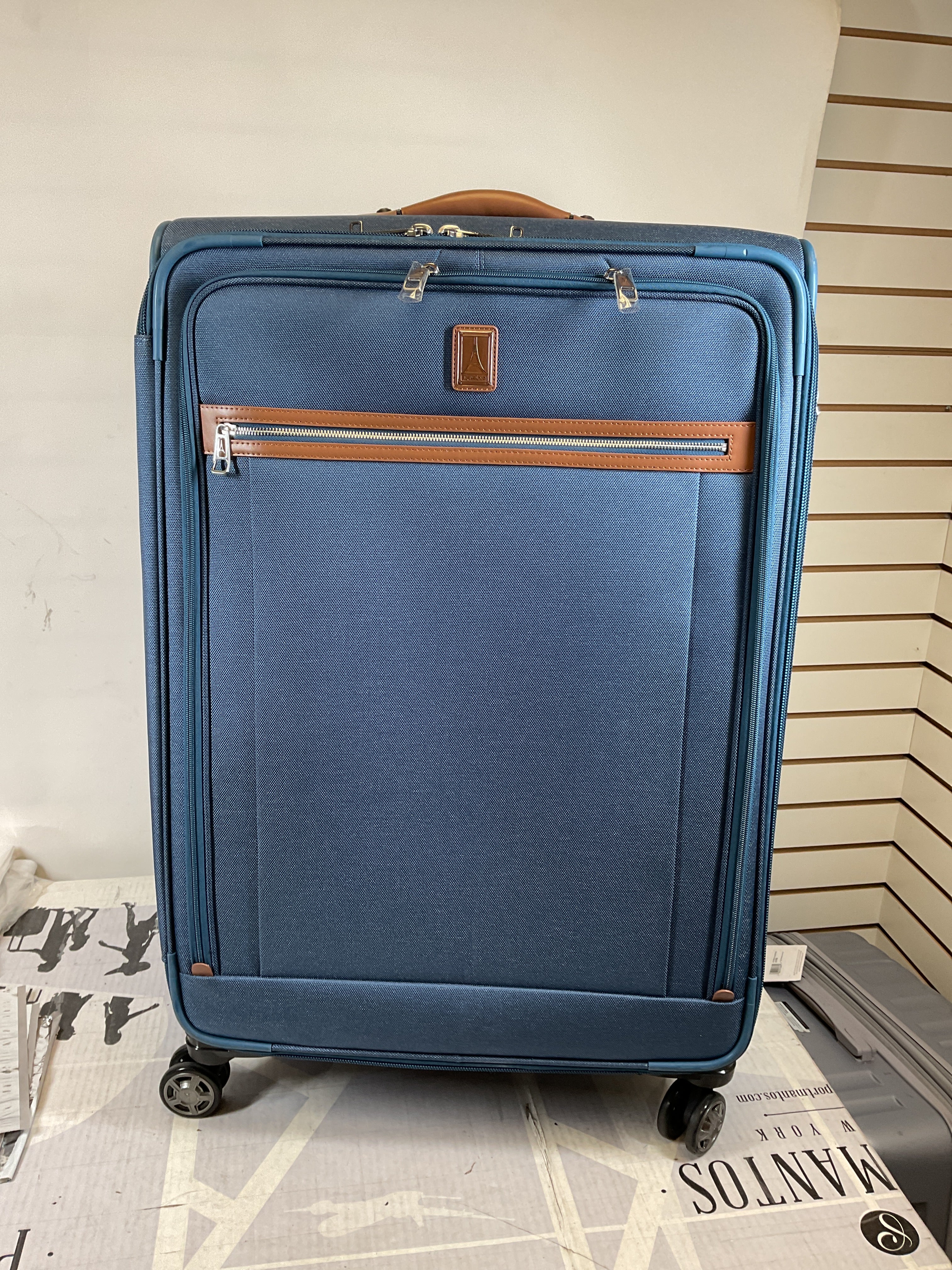 Travelpro Platinum Elite Softside Expandable Checked Luggage, 8 Wheel Spinner Large Suitcase, TSA Lock, Men and Women, Checked Large 29-Inch ( Coastal Blue , Checked-Large 29-Inch ) Coastal Blue Checked Large 29 Inch U2