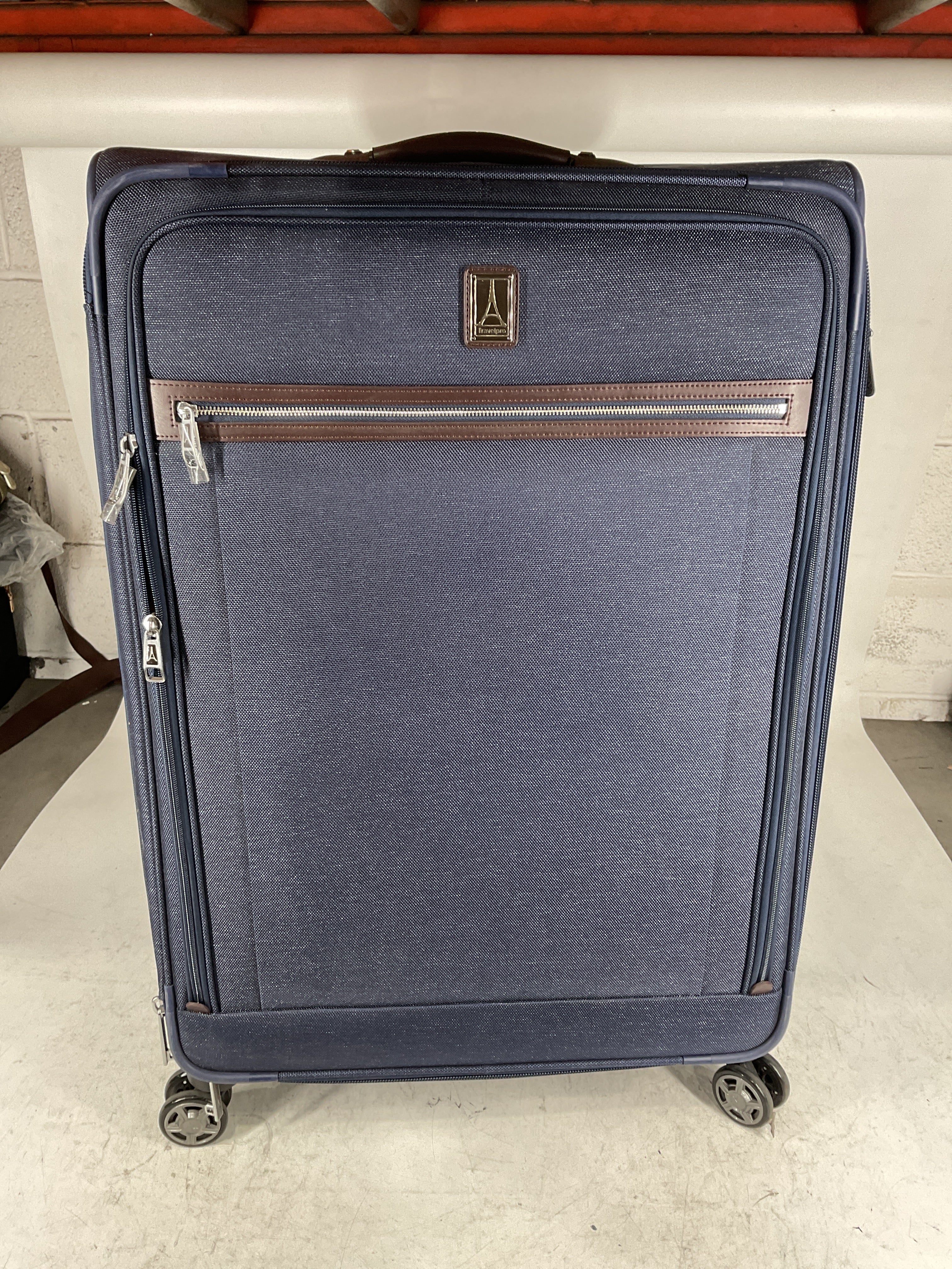 Travelpro Platinum Elite Softside Expandable Luggage, 8 Wheel Spinner Suitcase, USB Port, Suiter, Men and Women U8