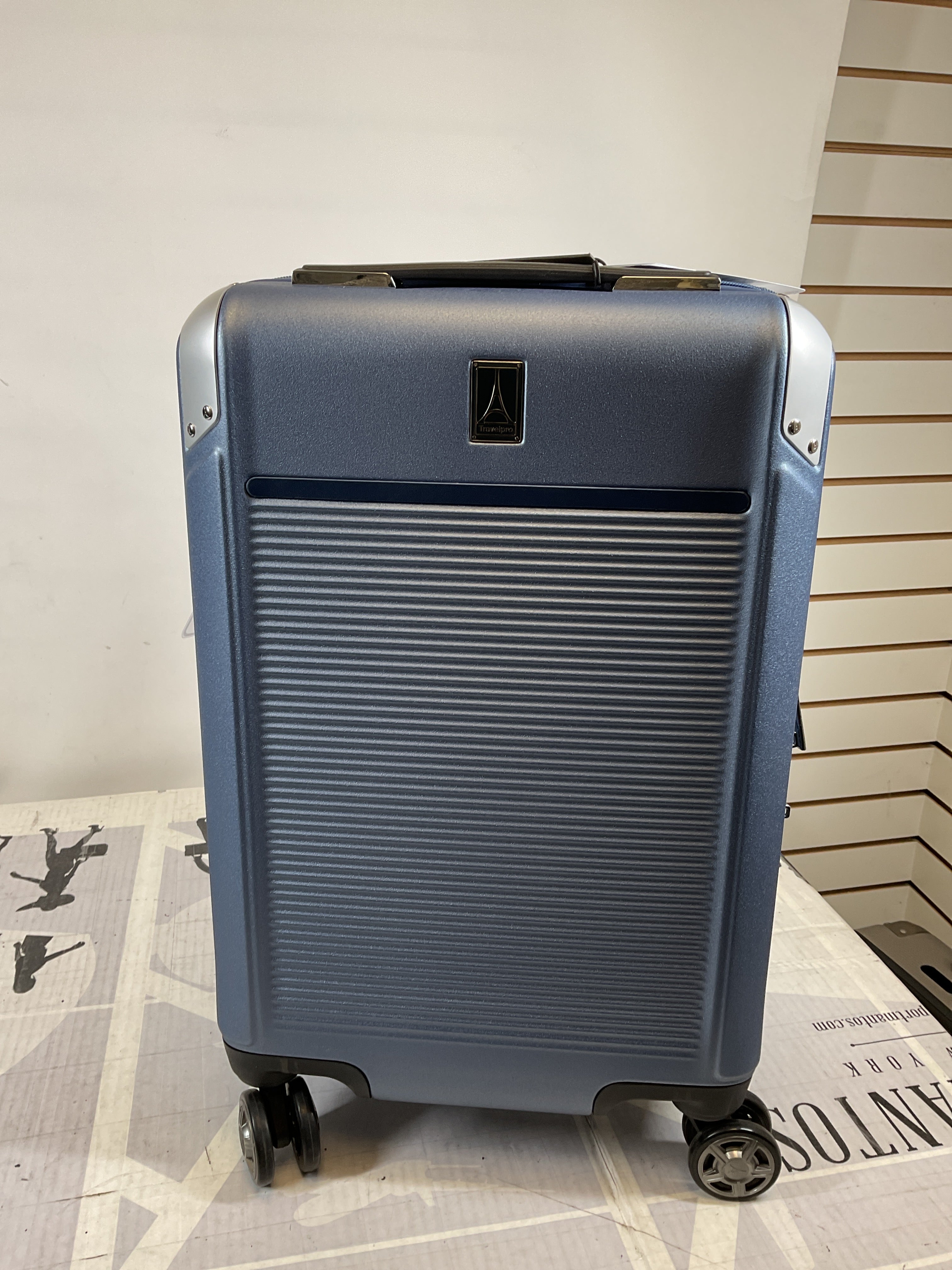 Travelpro Platinum Elite Hardside Expandable Spinner Wheel Luggage TSA Lock Hard Shell Polycarbonate Suitcase ( Dark Sky Blue , Carry-on 21-Inch ) Dark Sky Blue Carry On 21 Inch U6