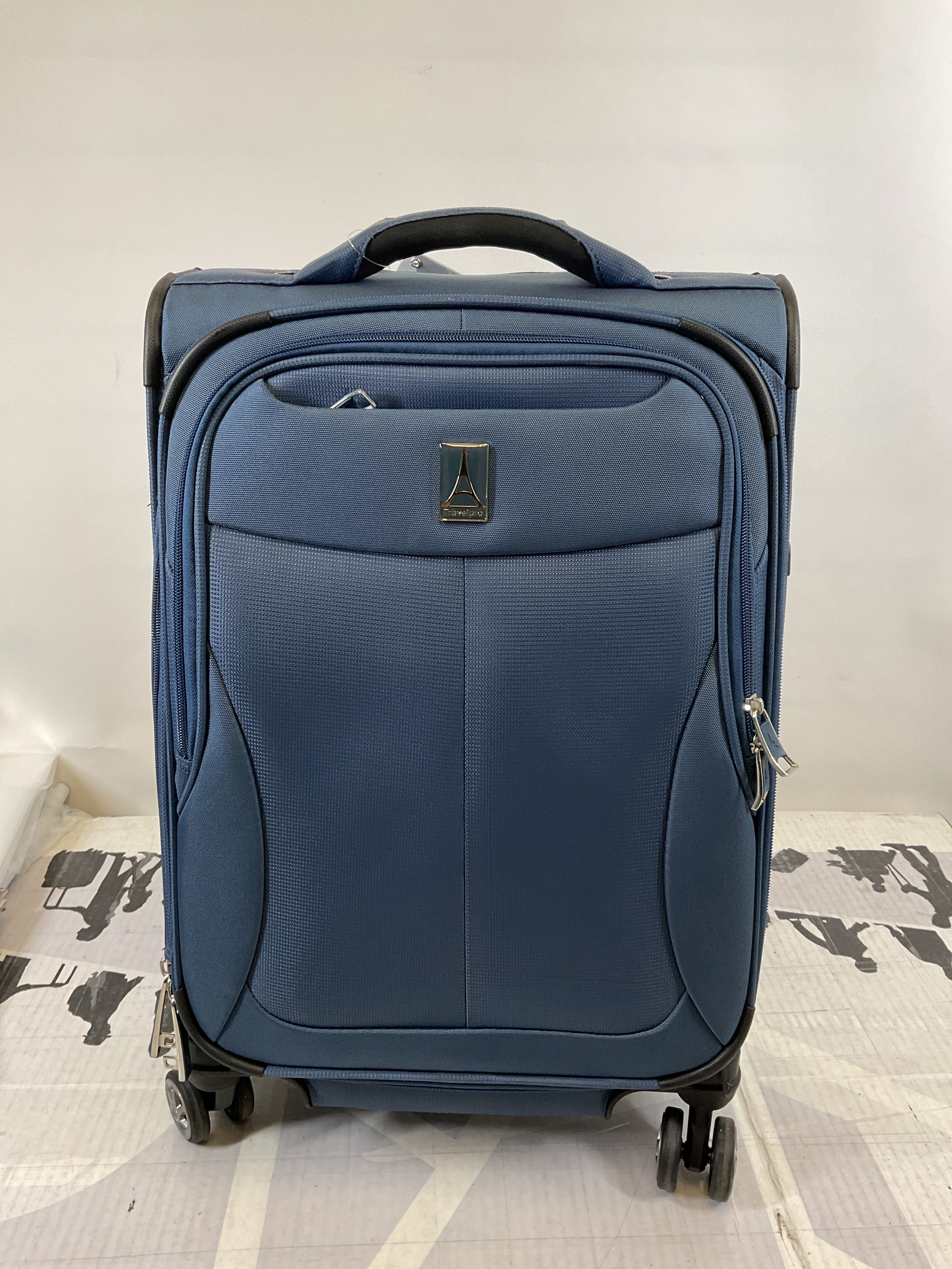Travelpro Walkabout 6 Compact 20" Softside Carry-On Spinner Luggage with TSA Lock ( Ocean Blue , Compact Carry-on 20-Inch ) Ocean Blue Compact Carry On 20 Inch U1
