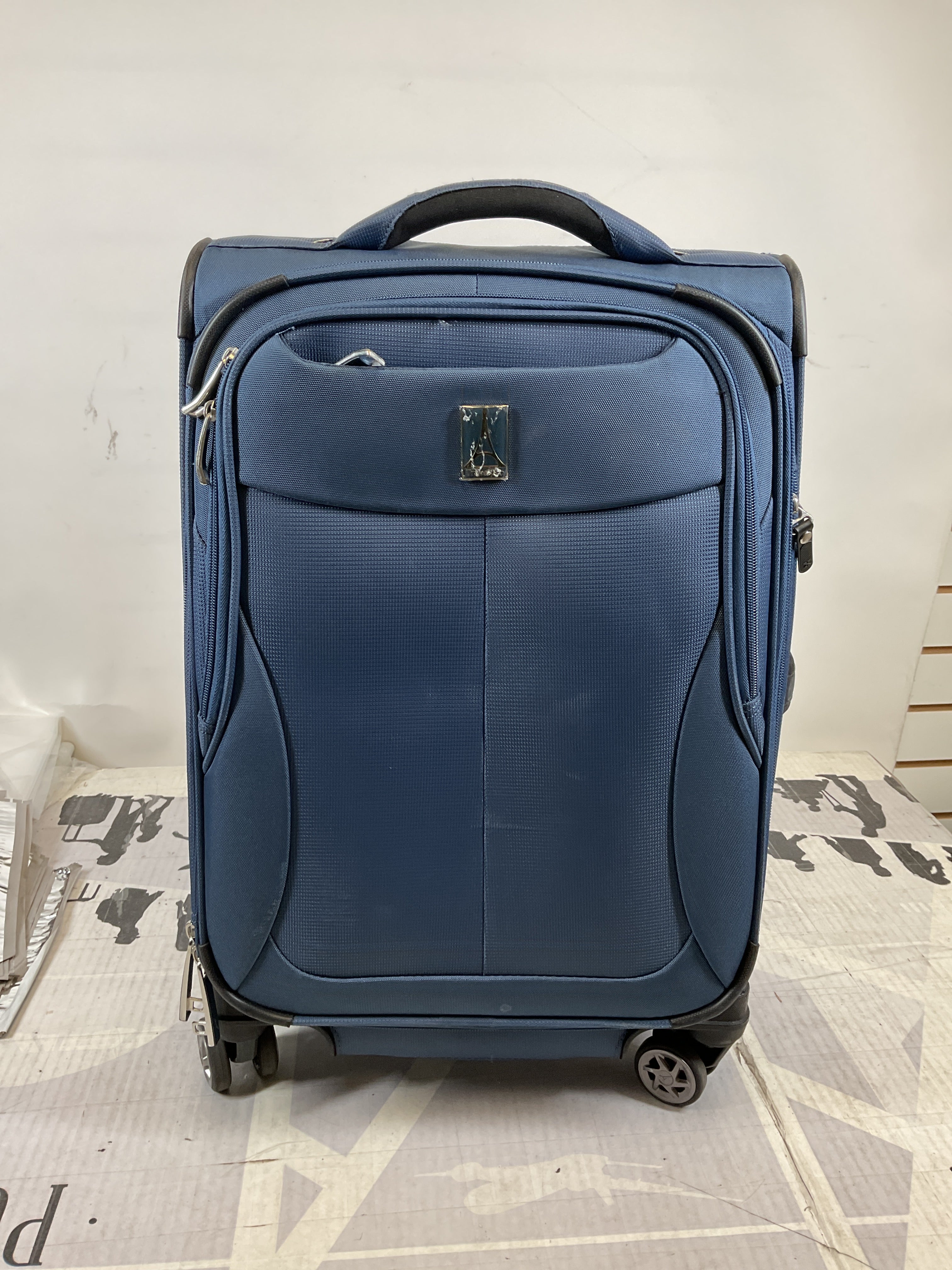 Travelpro Walkabout 6 Compact 20" Softside Carry-On Spinner Luggage with TSA Lock ( Ocean Blue , Compact Carry-on 20-Inch ) Ocean Blue Compact Carry On 20 Inch U3