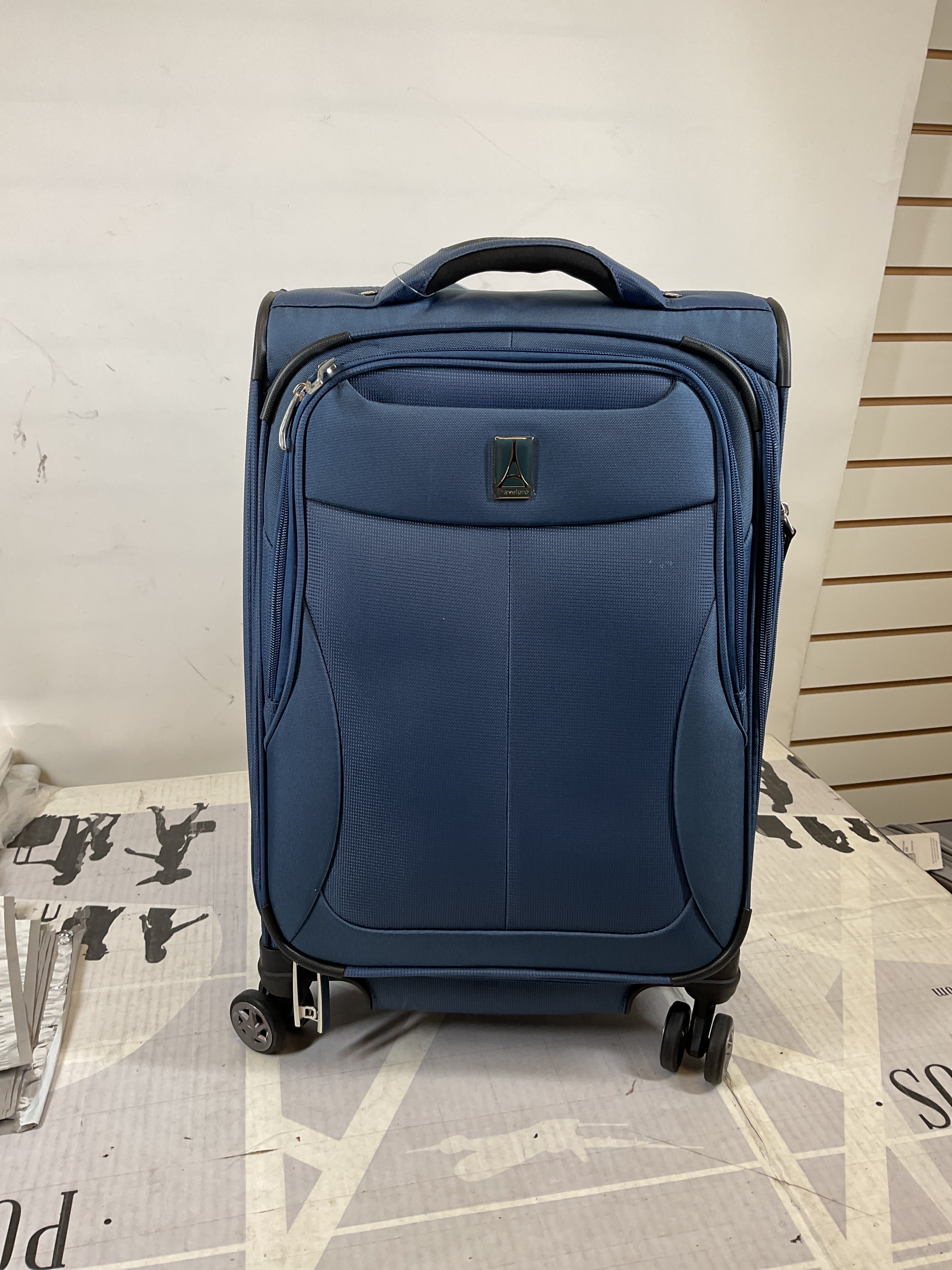 Travelpro Walkabout 6 Compact 20" Softside Carry-On Spinner Luggage with TSA Lock ( Ocean Blue , Compact Carry-on 20-Inch ) Ocean Blue Compact Carry On 20 Inch U4