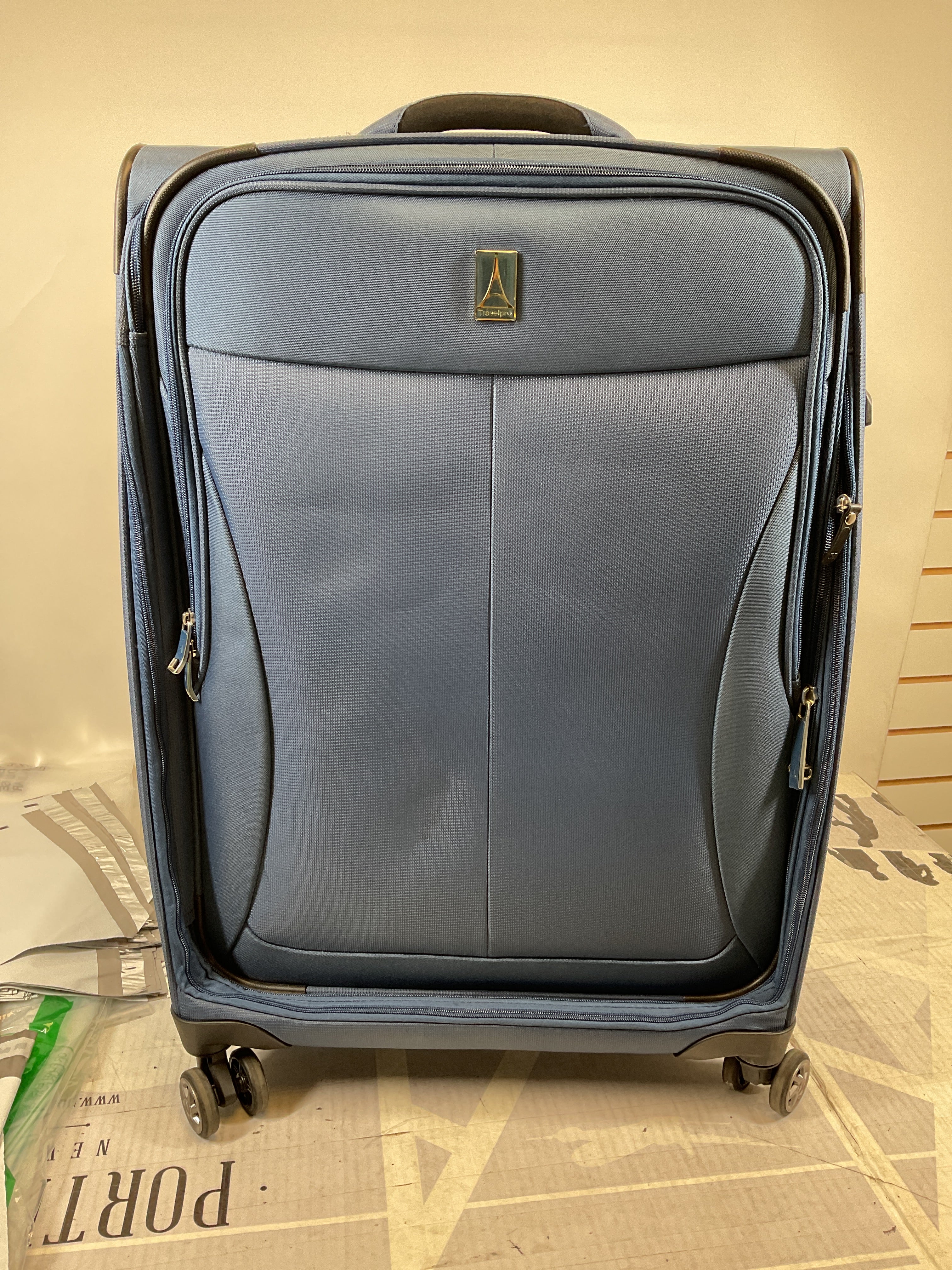 Travelpro Walkabout 6 Medium 25" Softside Check-In Expandable Spinner Luggage with TSA Lock ( Ocean Blue , Checked-Medium 25-Inch ) Ocean Blue Checked Medium 25 Inch U1