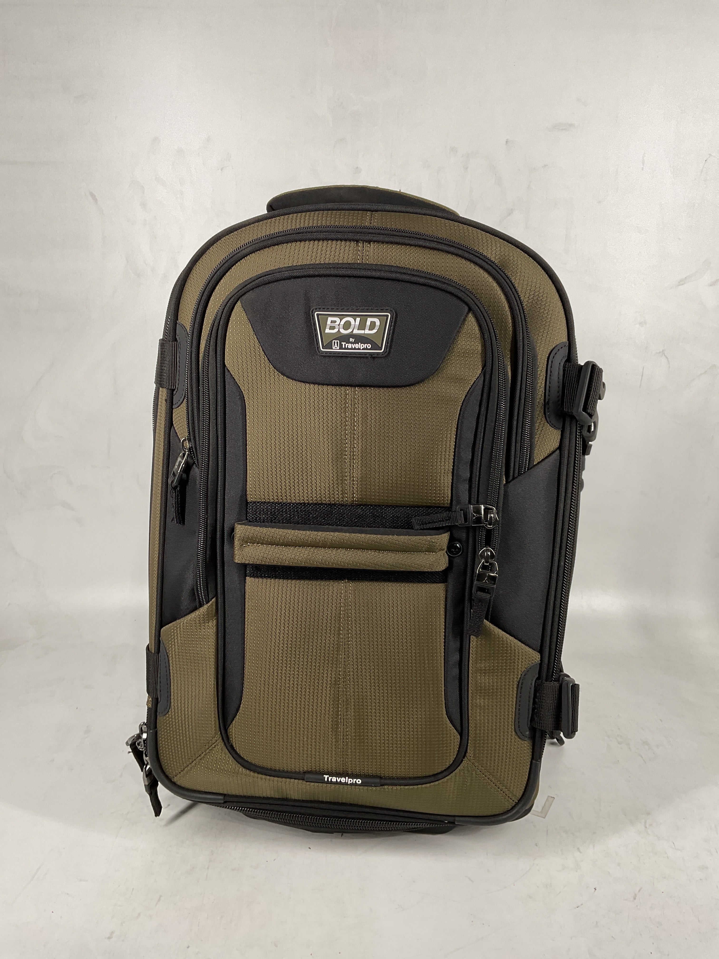 Travelpro Unisex-Adult Bold Softside Expandable Rollaboard Upright Luggage Olive/Black Carry On 22 Inch U4