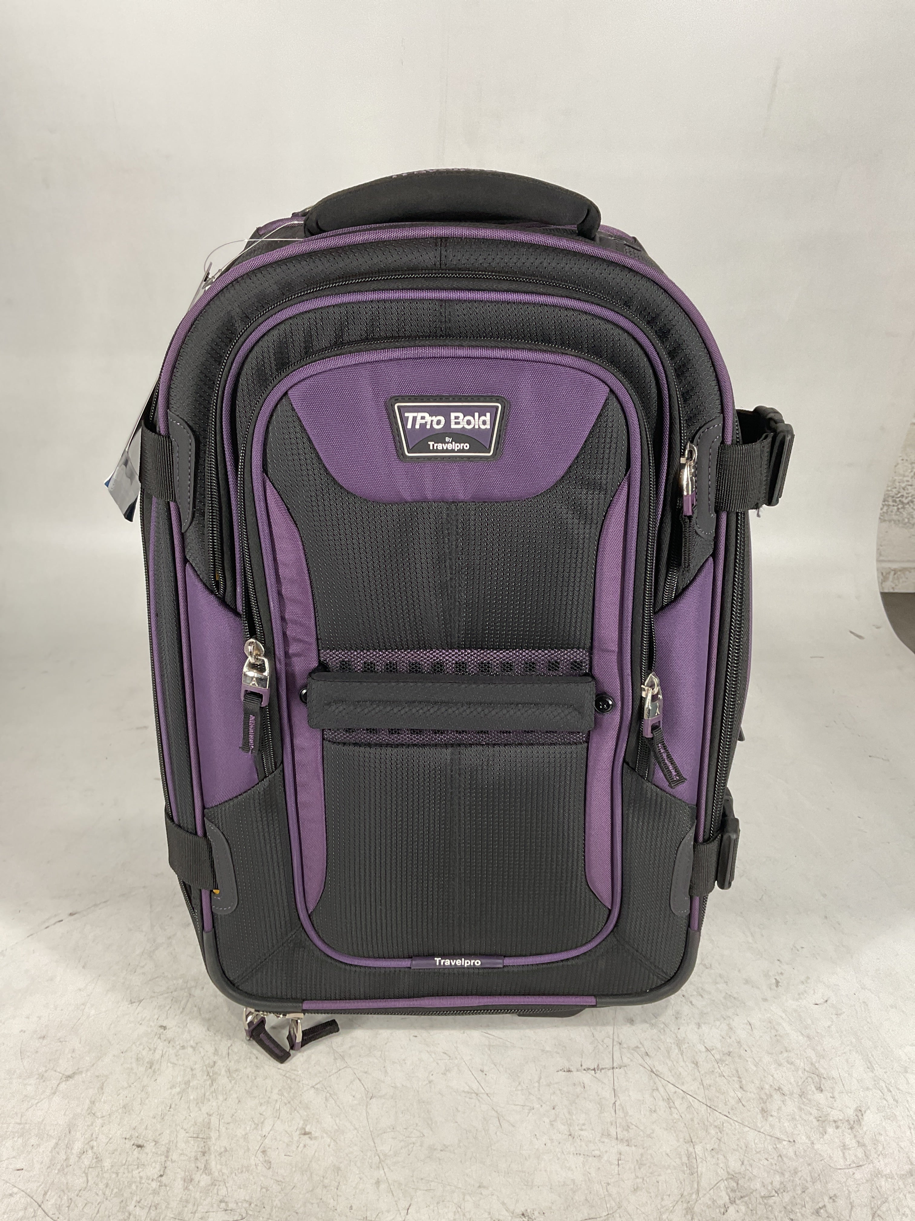 Travelpro Unisex-Adult Bold Softside Expandable Rollaboard Upright Luggage U2