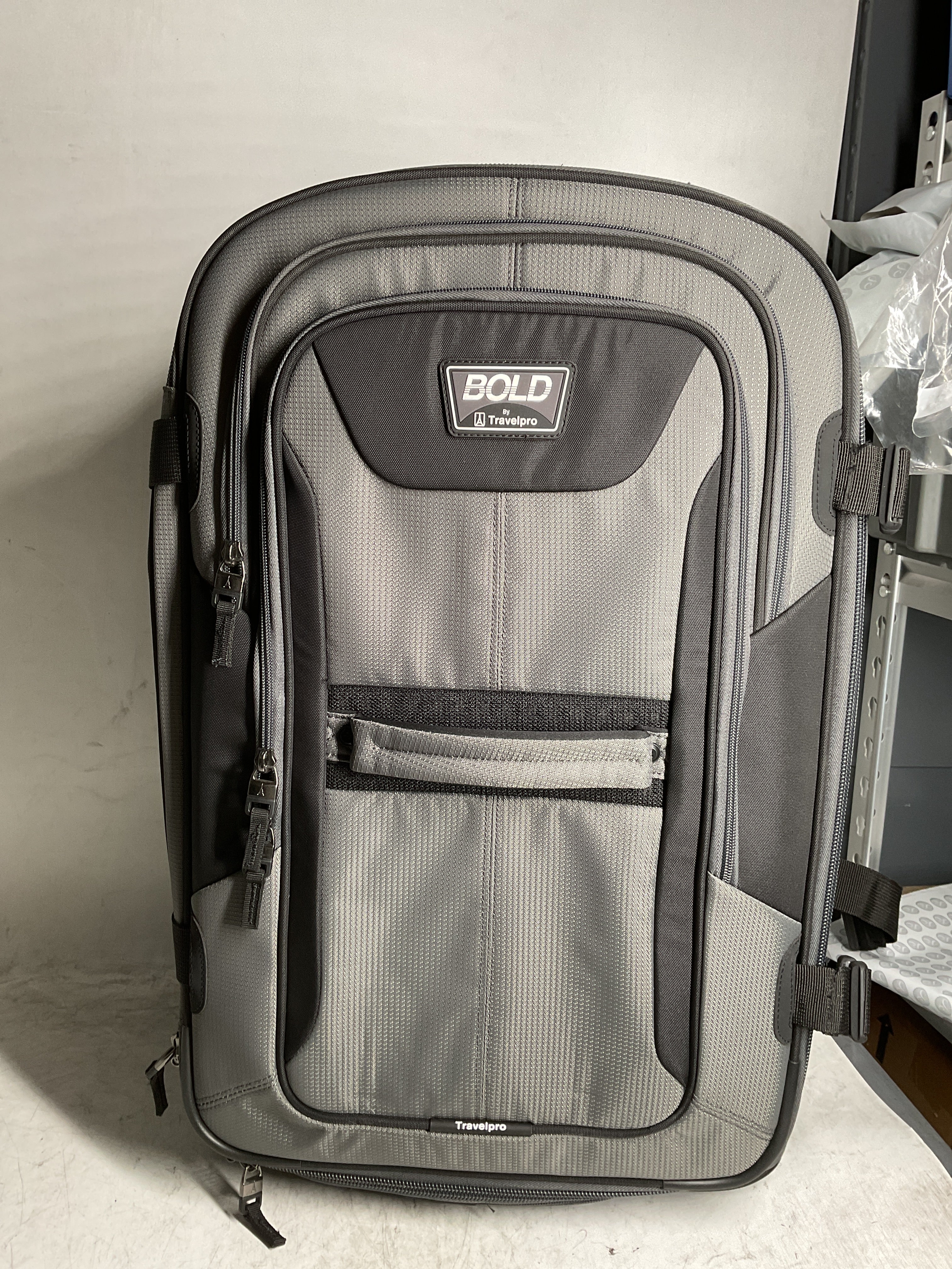 Travelpro Unisex-Adult Bold Softside Expandable Rollaboard Upright Luggage ( Grey/Black , Checked-Medium 25-Inch ) Grey/Black Checked Medium 25 Inch U7