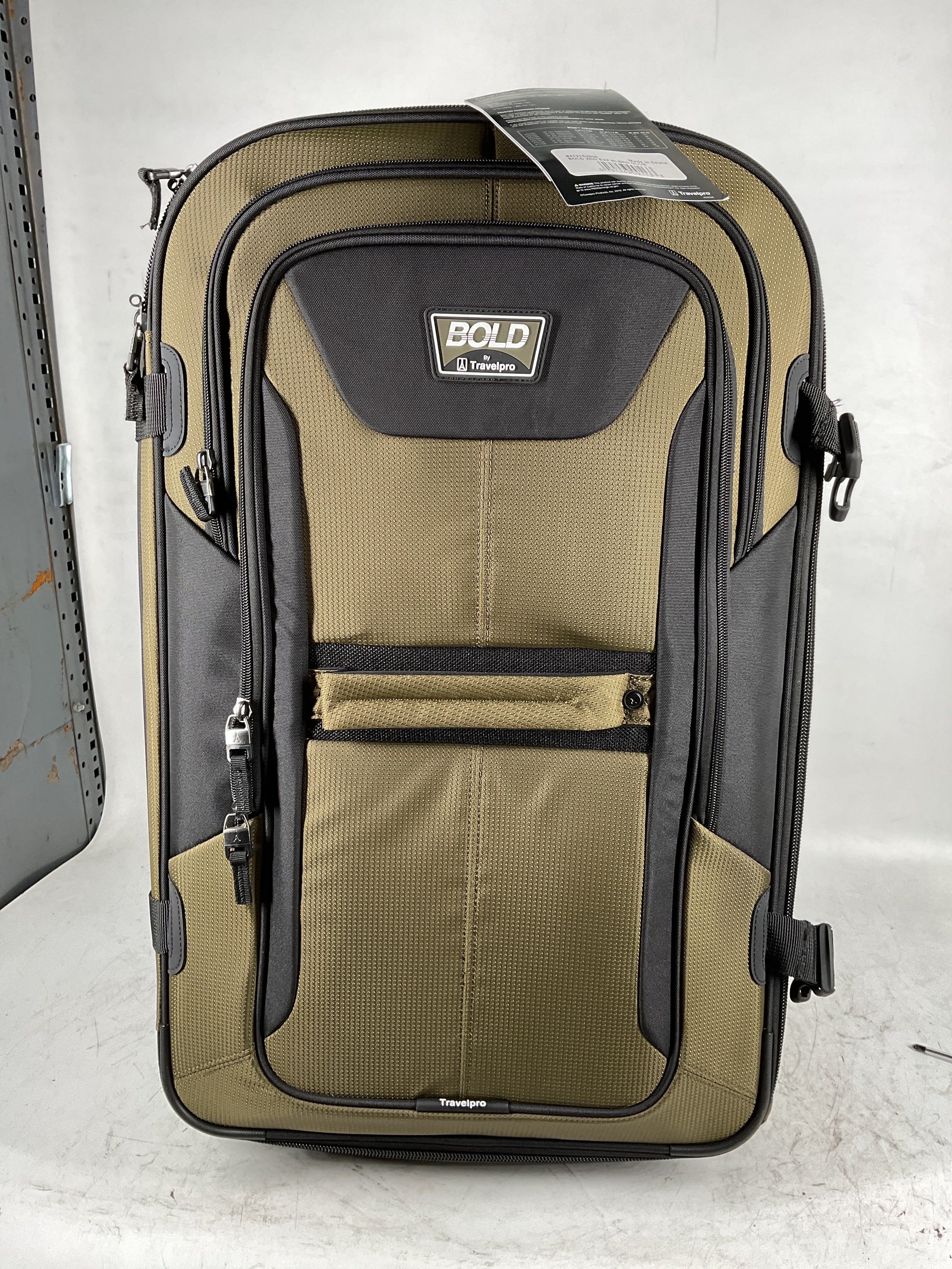 Travelpro Unisex-Adult Bold Softside Expandable Rollaboard Upright Luggage ( Olive/Black , Checked-Large 28-Inch ) Olive/Black Checked Large 28 Inch U4