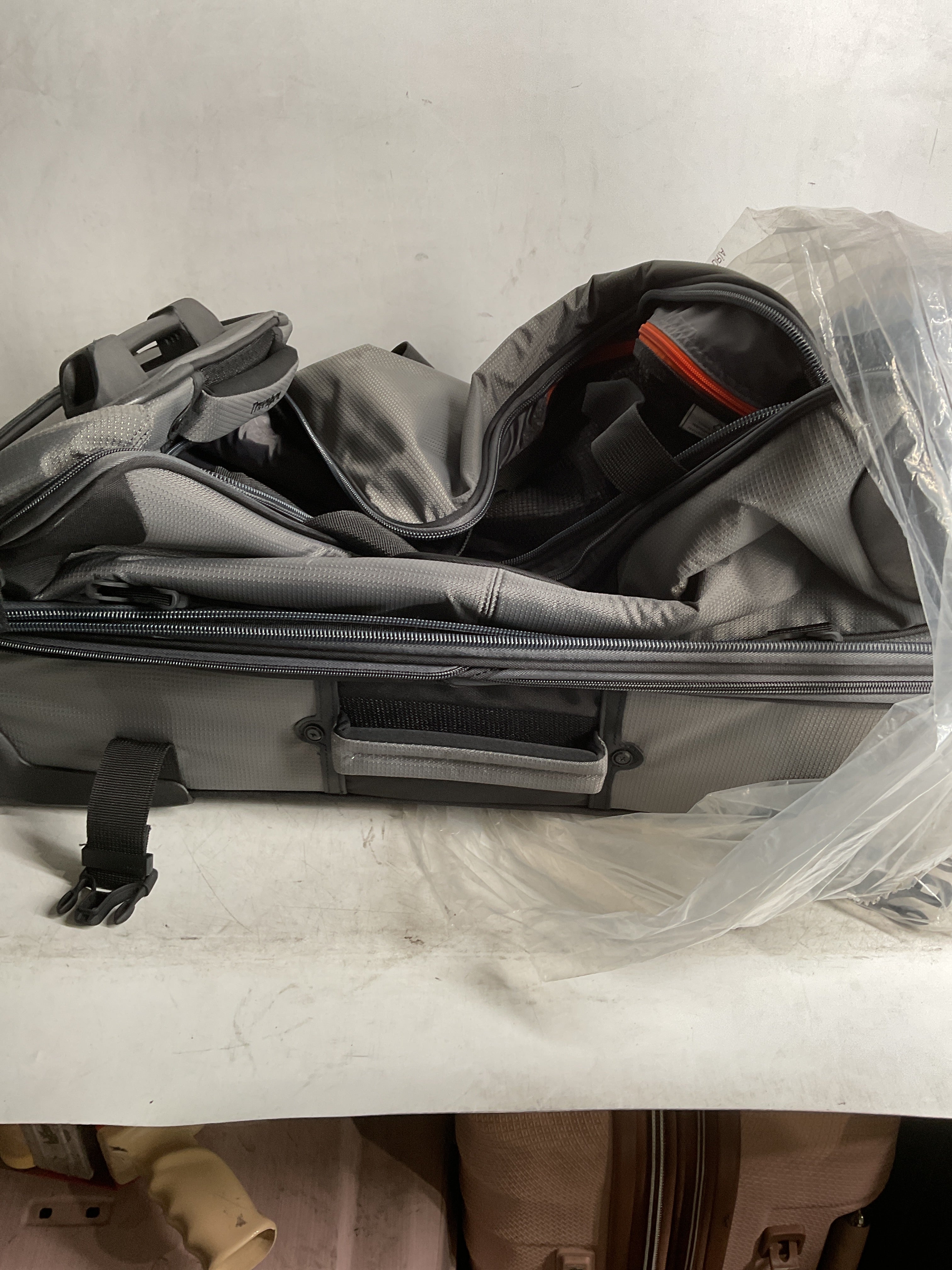 Travelpro Bold Drop Bottom Wheeled Rolling Duffel Bag ( Grey/Black , 30-Inch ) Grey/Black 30 Inch U3