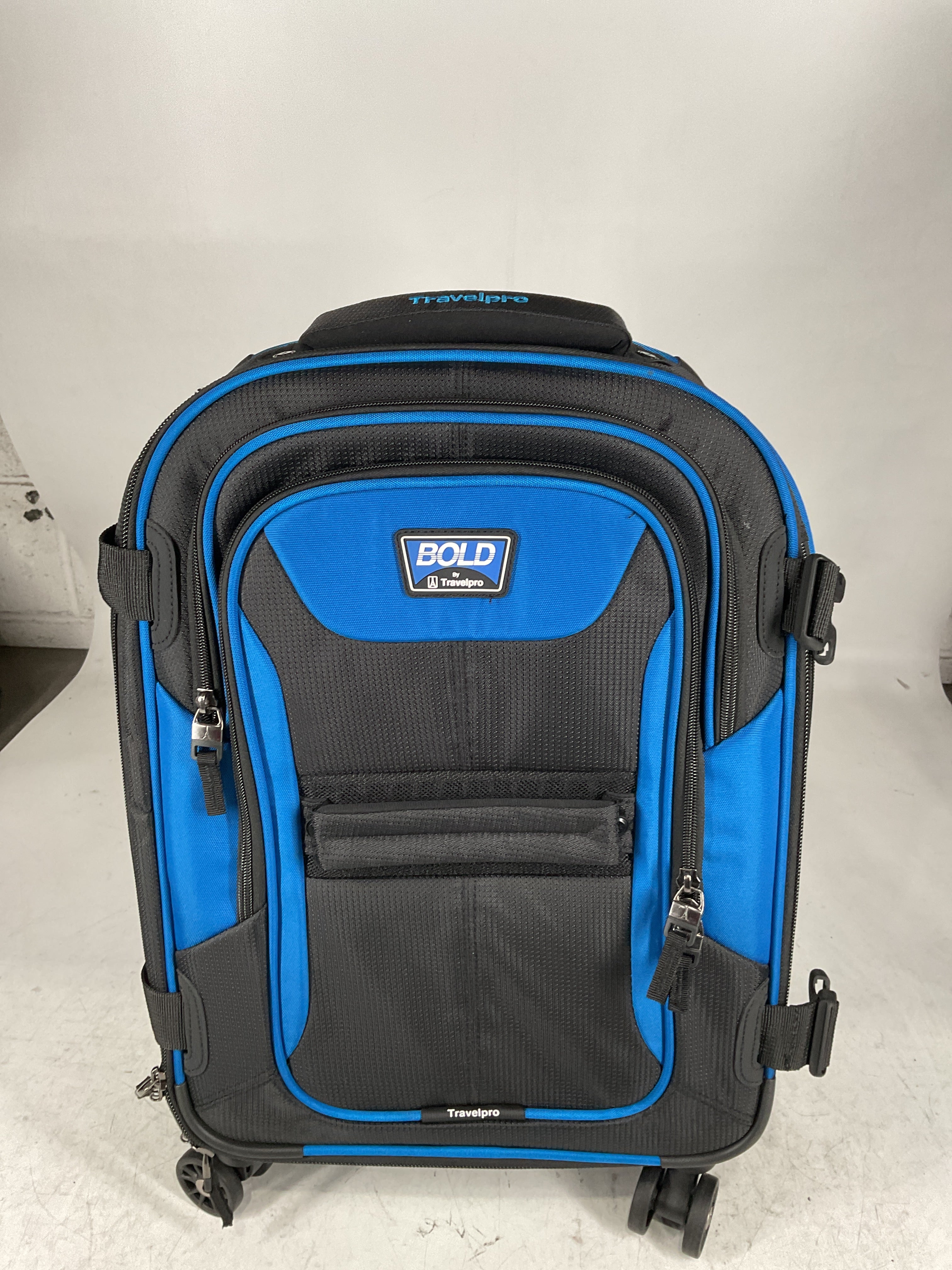 Travelpro Bold-Softside Expandable Luggage with Spinner Wheels U2