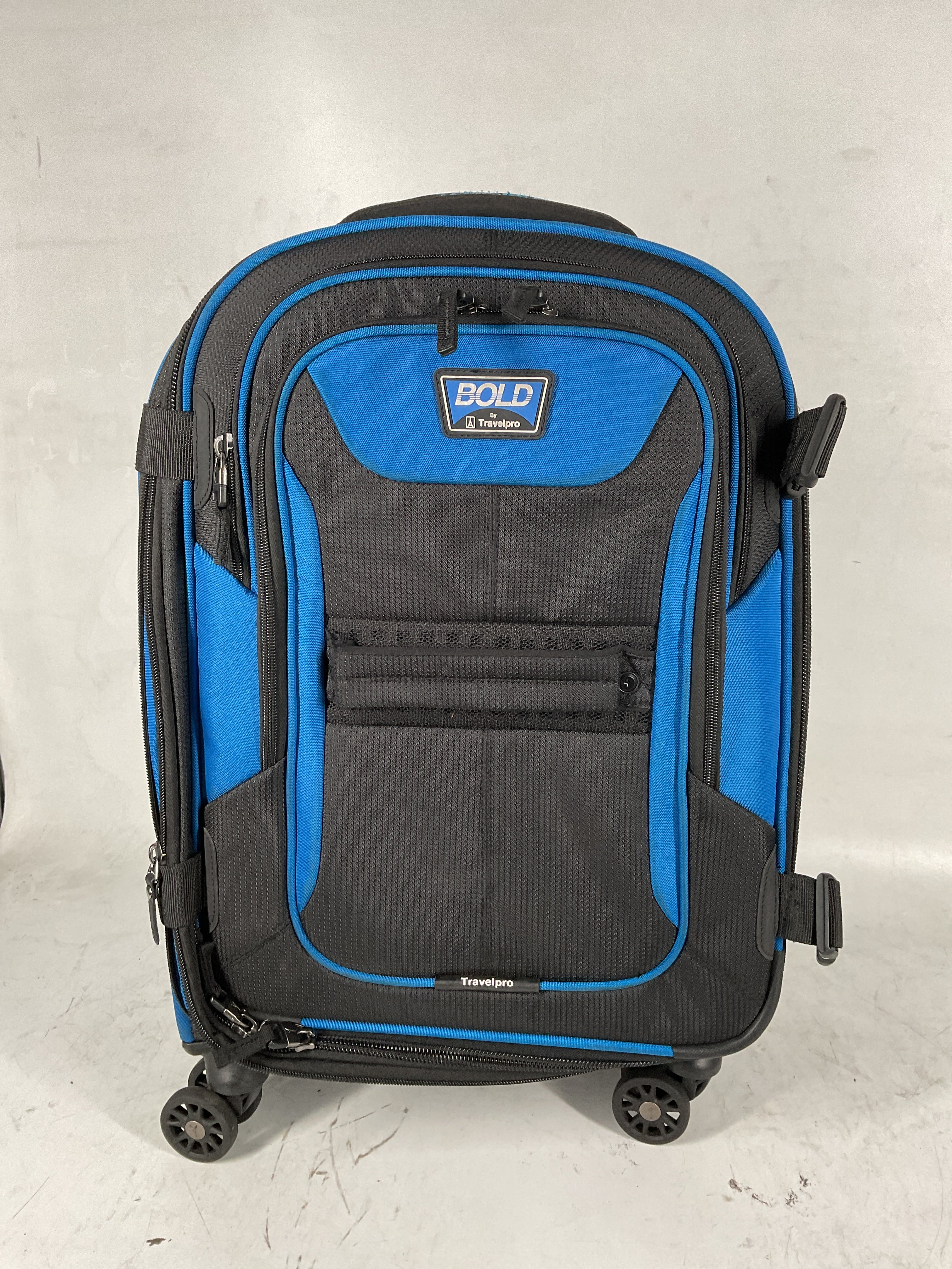 Travelpro Bold-Softside Expandable Luggage with Spinner Wheels Blue/Black Carry On 21 Inch U3