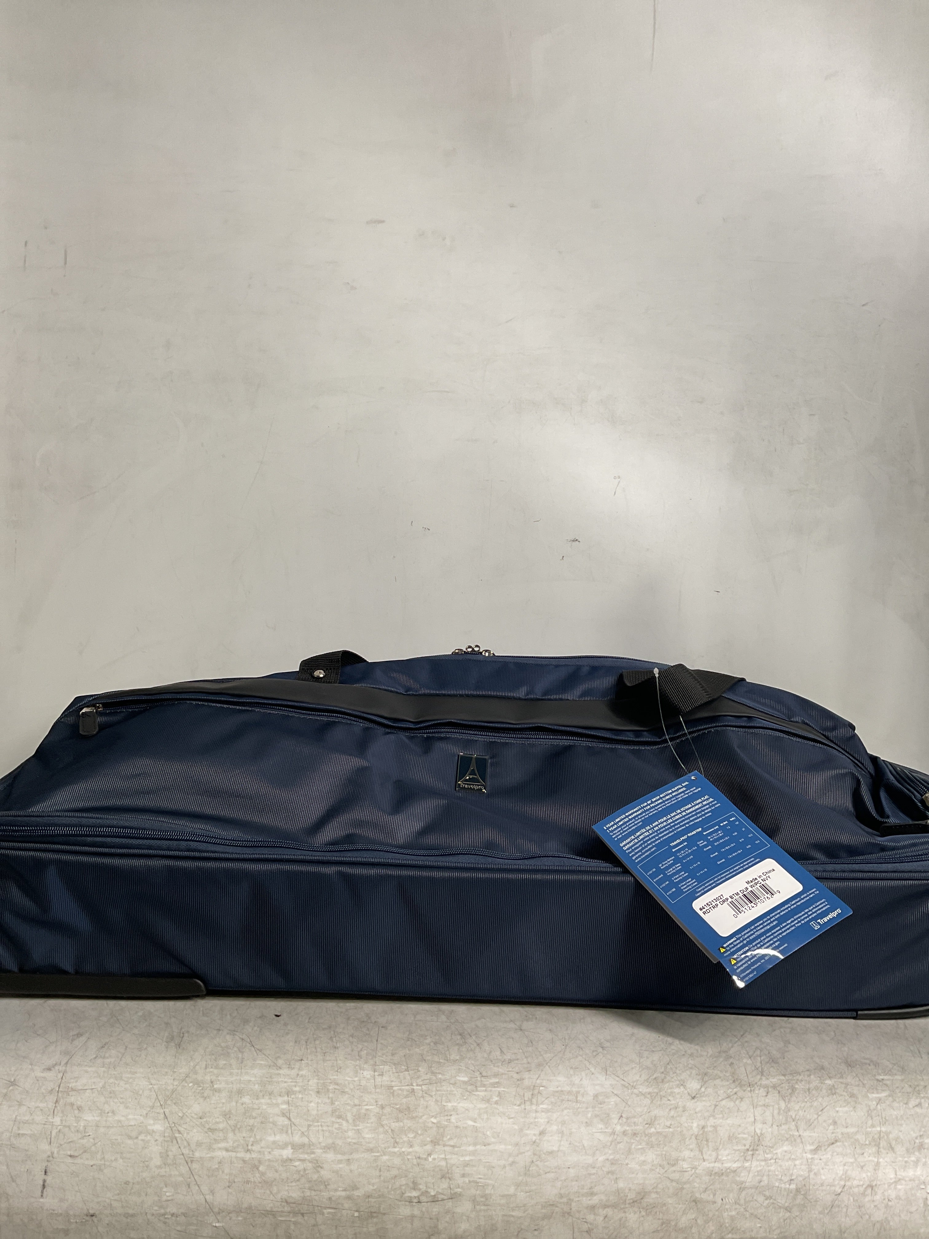 Travelpro Roadtrip 30 Drop-Bottom Rolling Duffel with Packing Cubes ( Navy , 30-Inch ) Navy 30 Inch U8