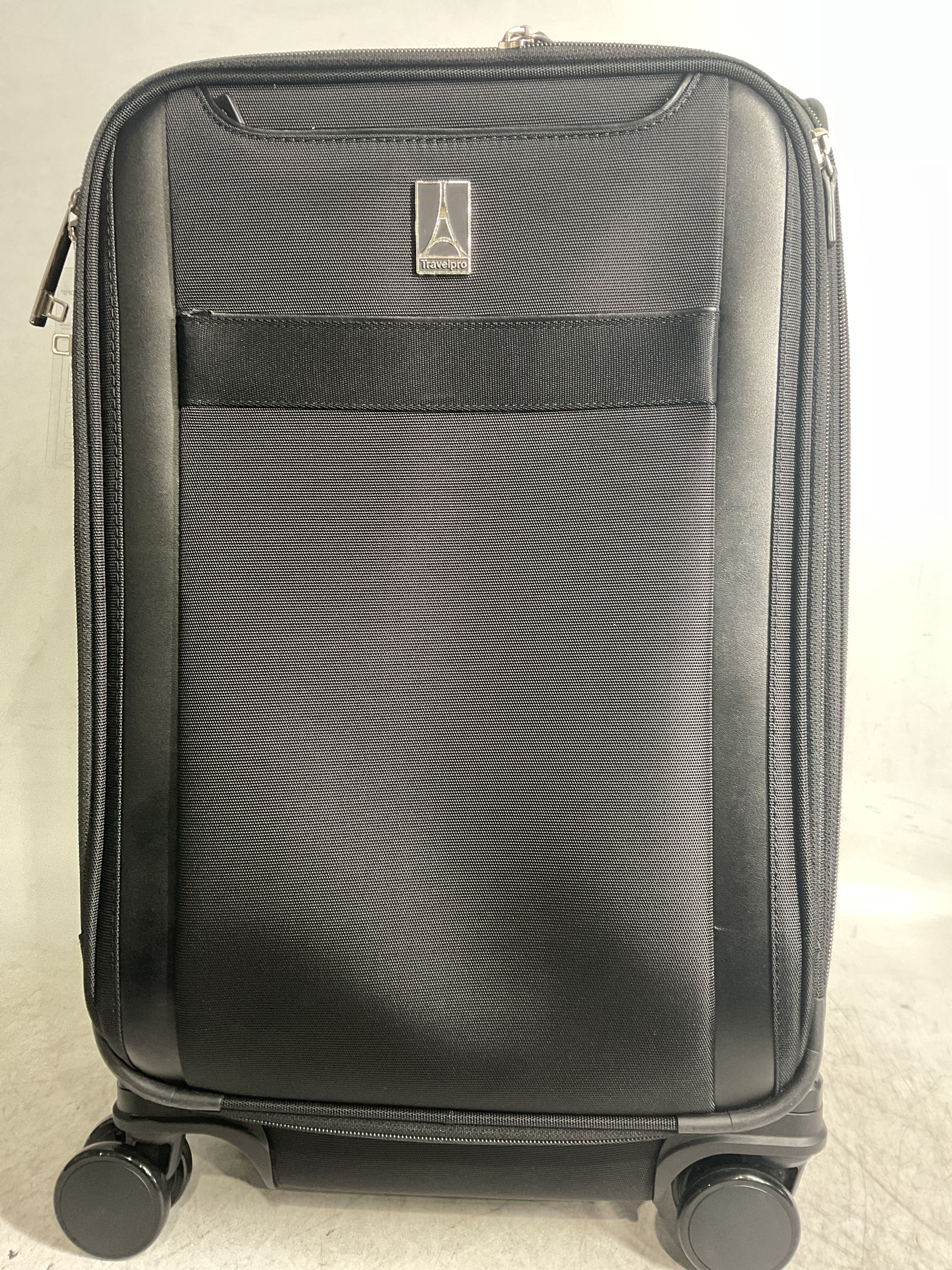 Travelpro Versapack + Lightweight Softside Expandable Checked Luggage, 8 Spinner Suitcase, TSA Lock, Men and Women ( Black , Carry On 21-Inch ) Black Carry On 21 Inch U4